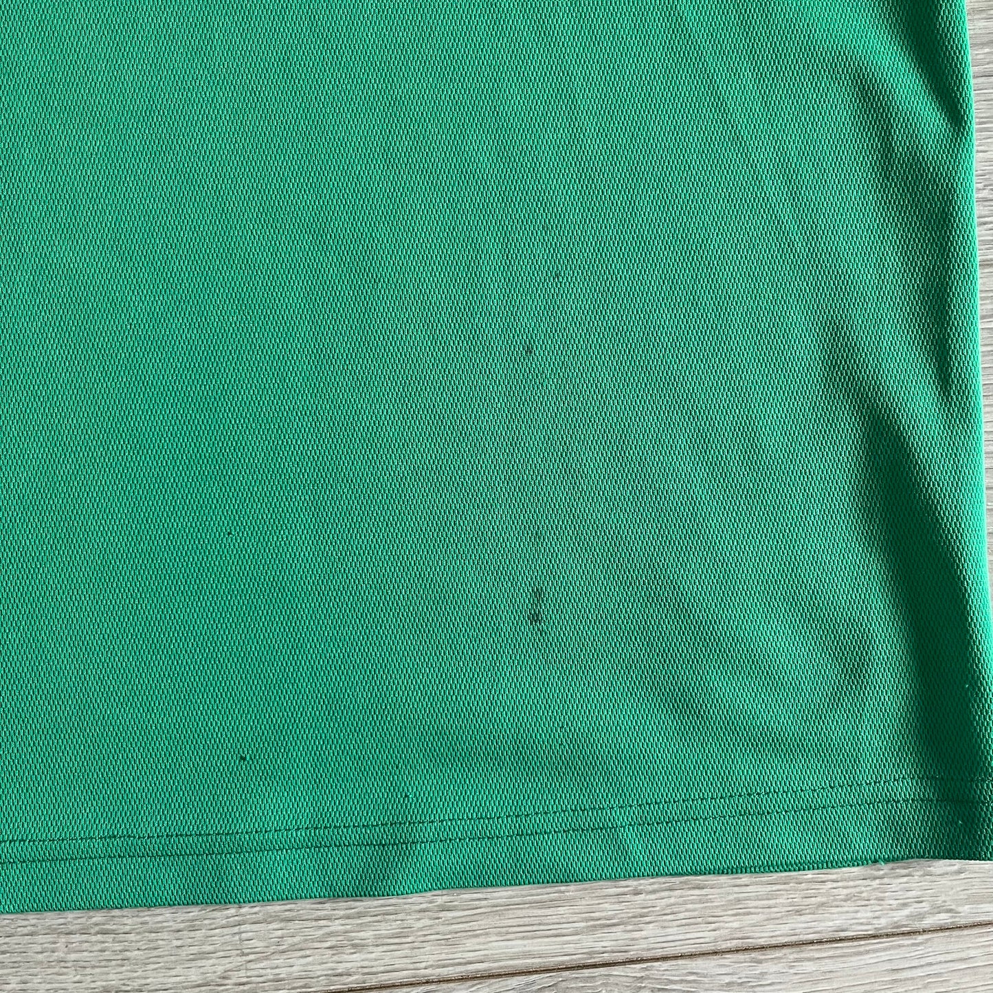 Adidas 2007-08 Mexico Powerade Limited Edition 3/4 Tee in green with red collar and white Adidas sleeve stripes. Features embroidered Adidas logo beneath the neck, Mexico crest on the heart, and a “Powerade Edición Especial” patch at the lower front. Extremely rare, issued only to select Coca-Cola store owners in Mexico.