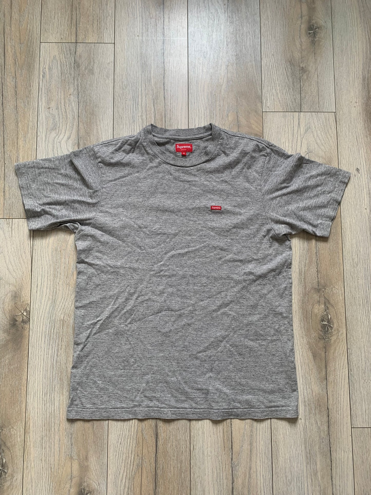 supreme small box tee