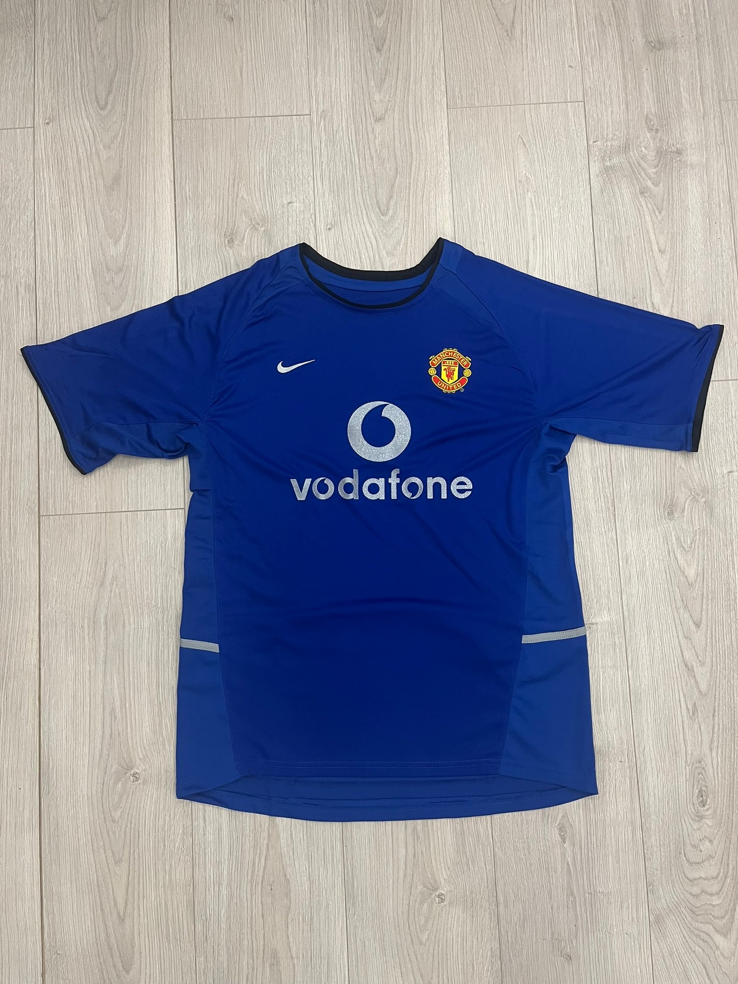 manchester united 2002/03 away retro tee