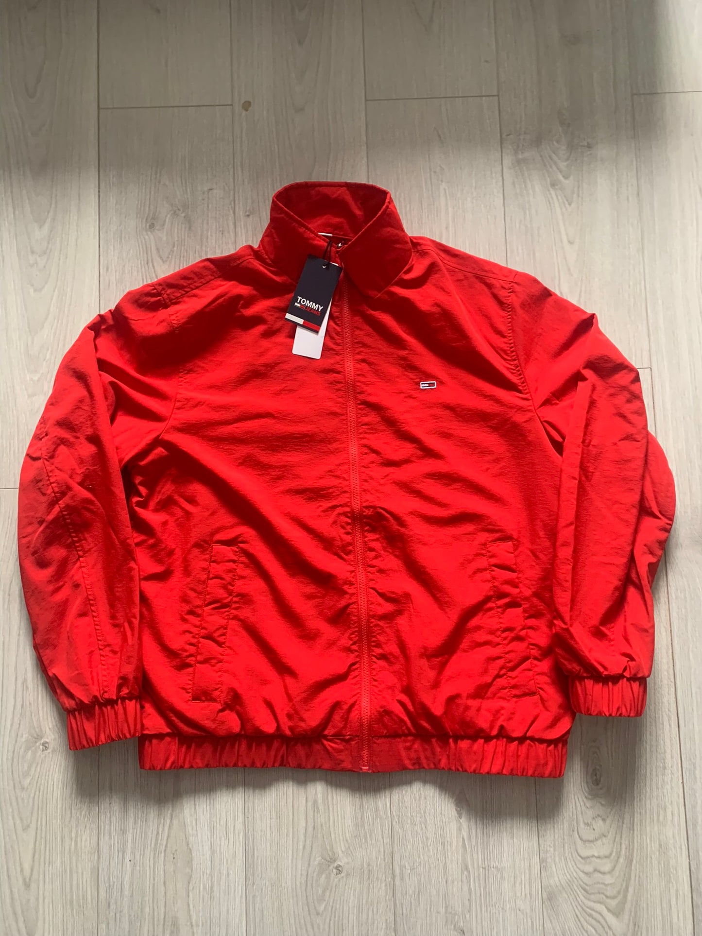 tommy hilfiger windbreaker