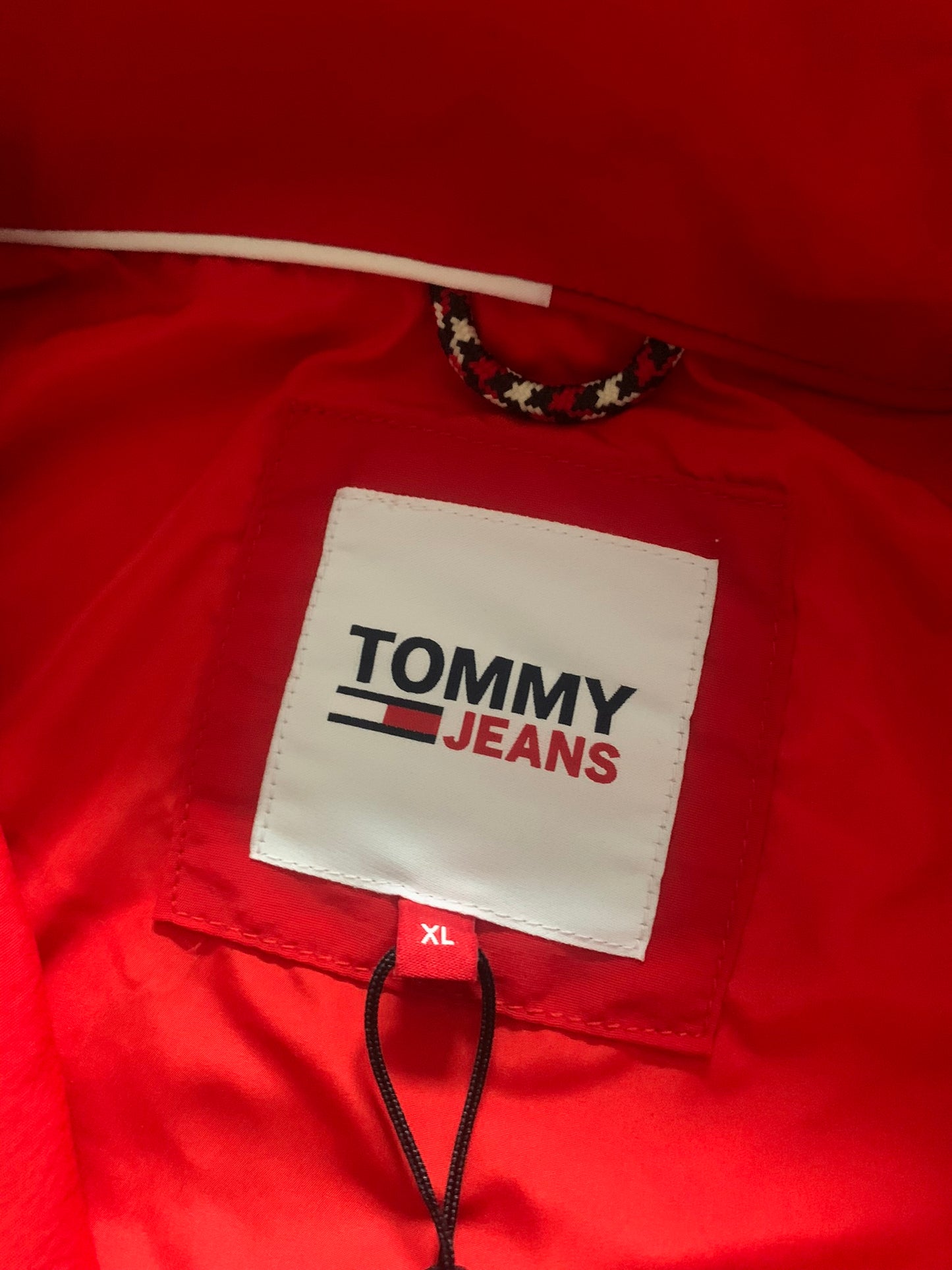 tommy hilfiger windbreaker