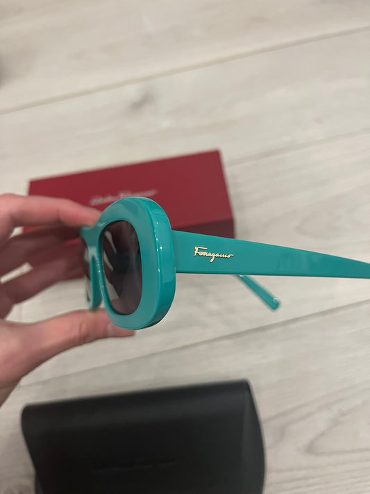 ferragamo sunglasses SF1046S