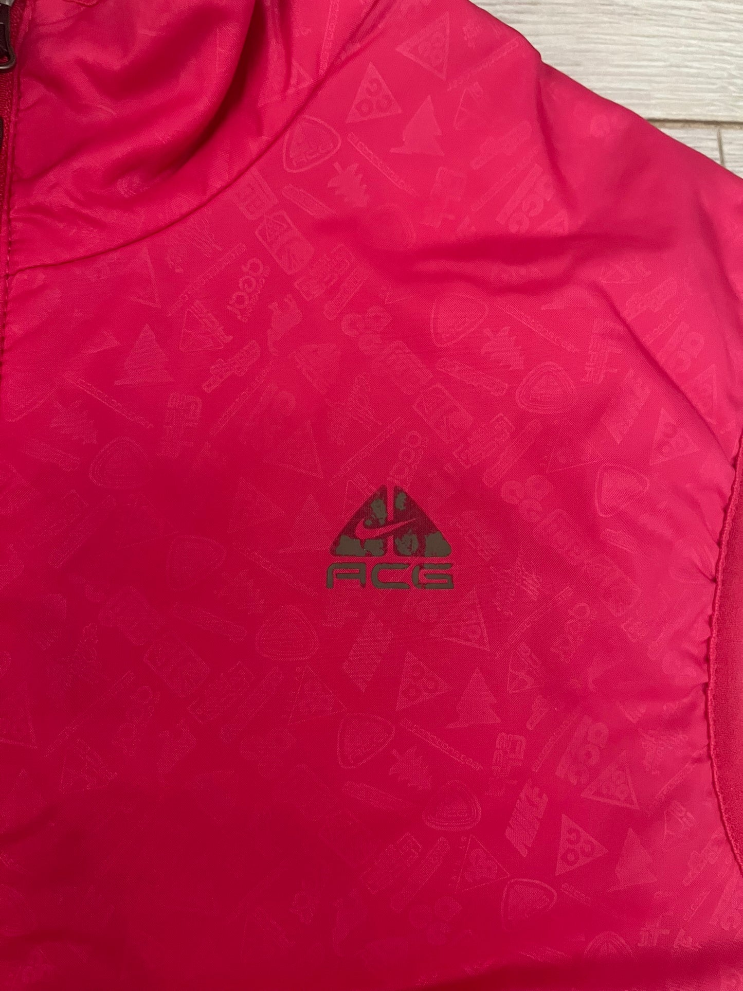 nike acg wmns vest