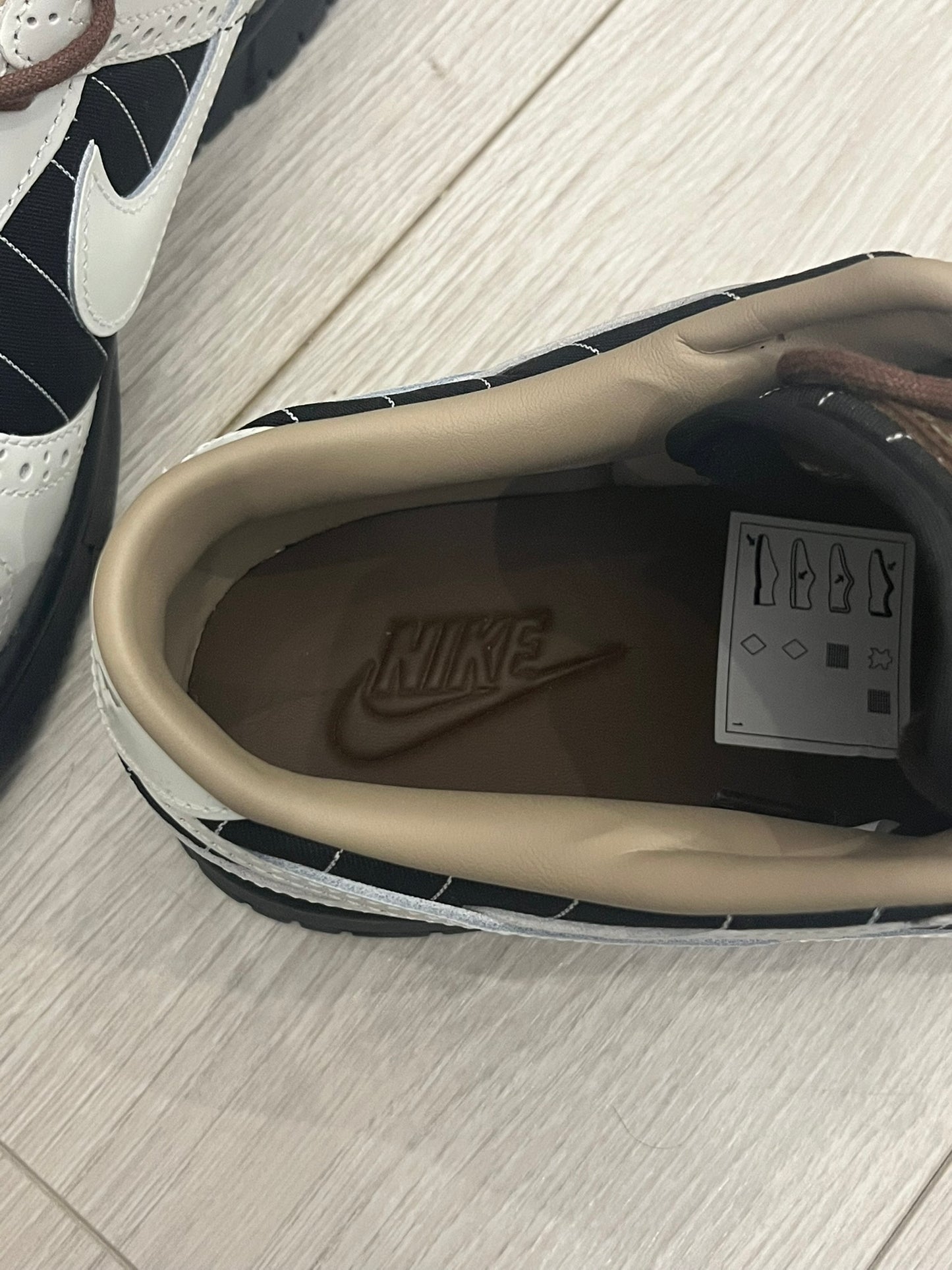 nike dunk low lx