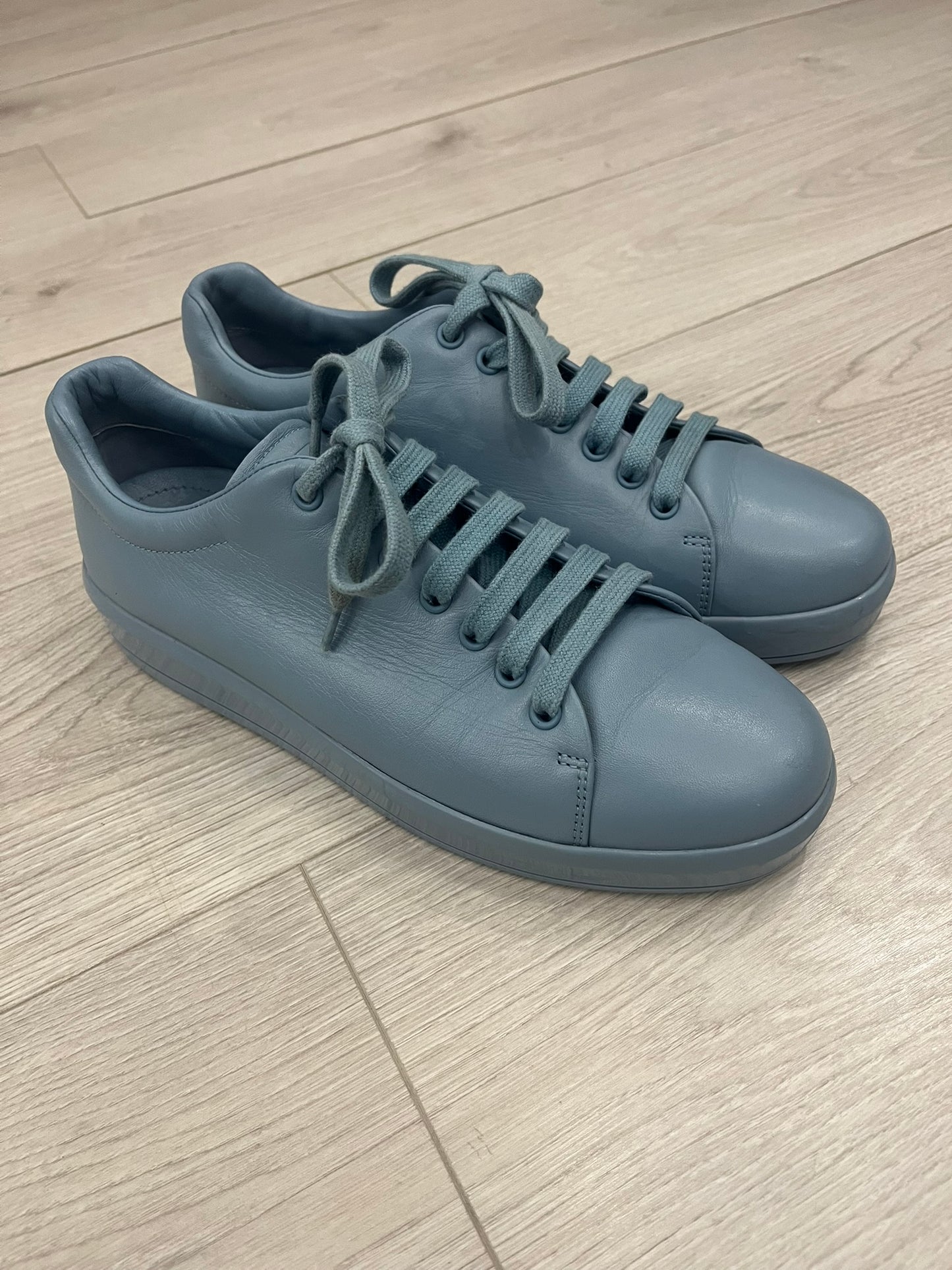 prada donna sneakers