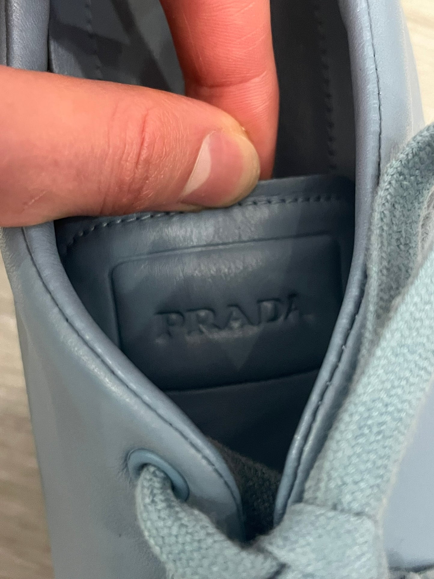 prada donna sneakers