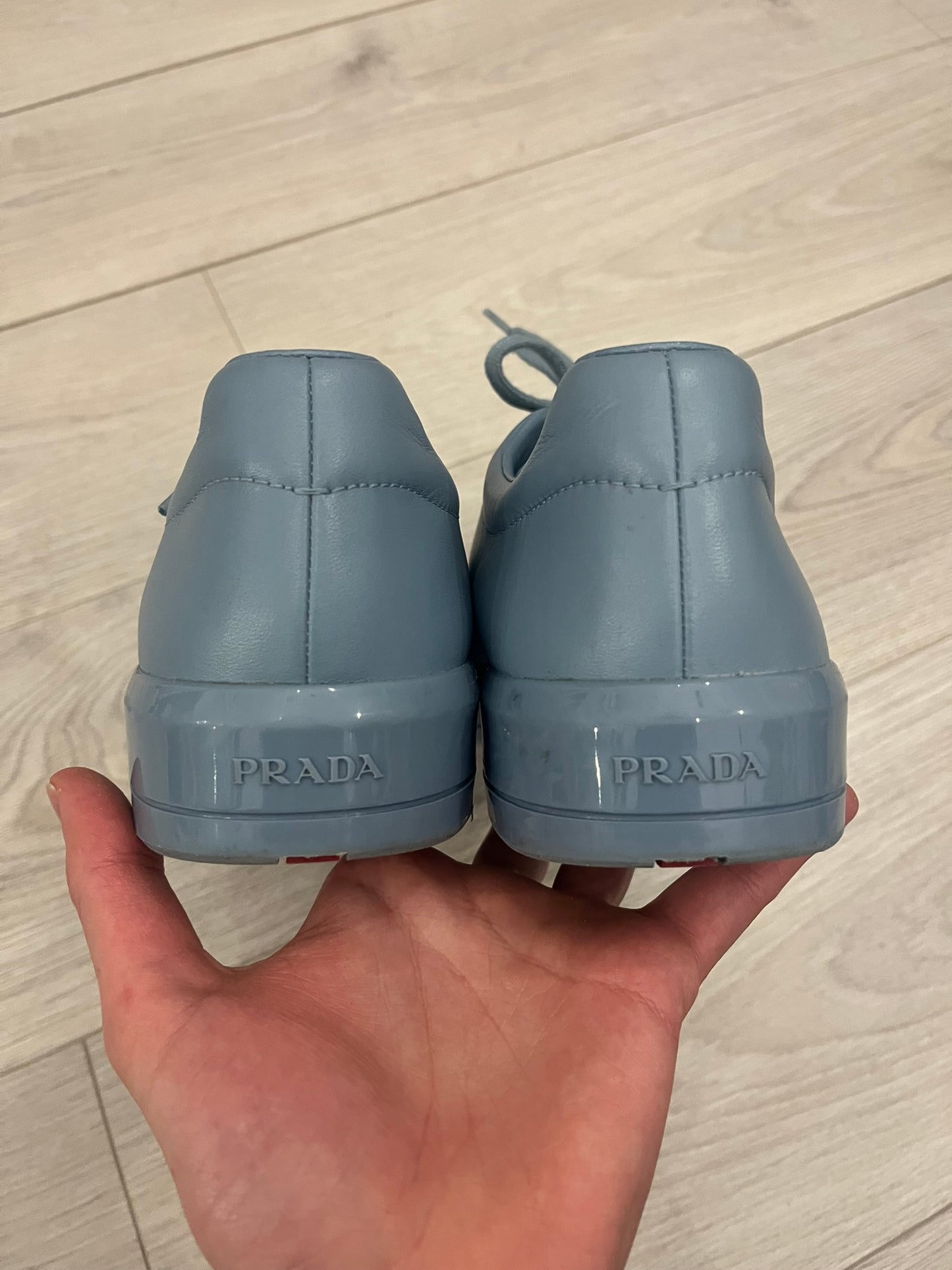 prada donna sneakers