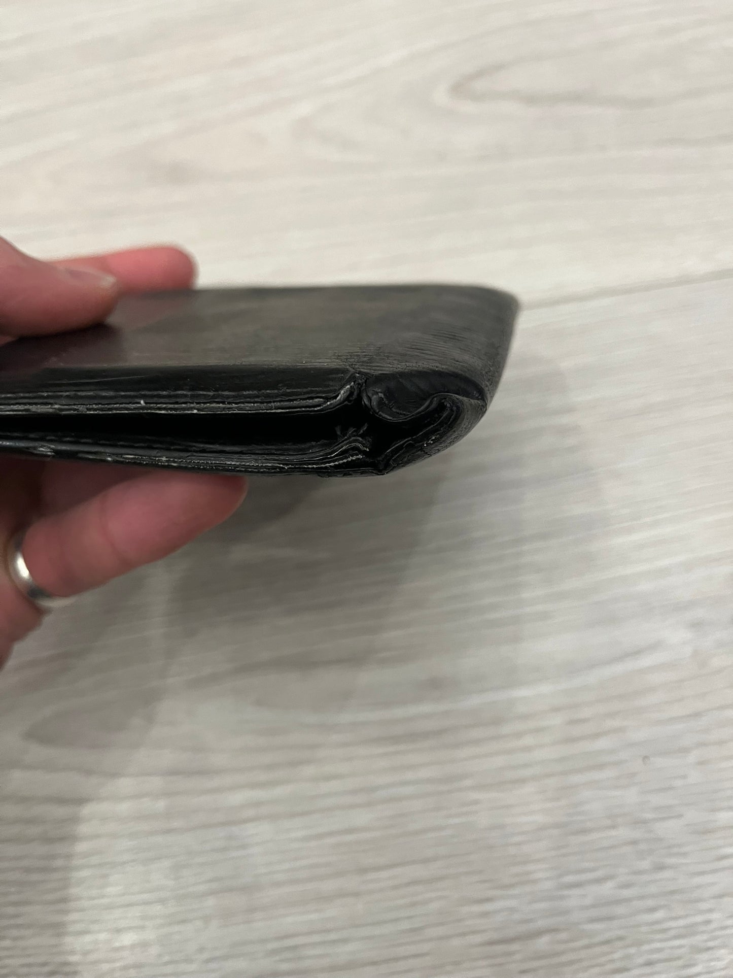 louis vuitton epi leather wallet