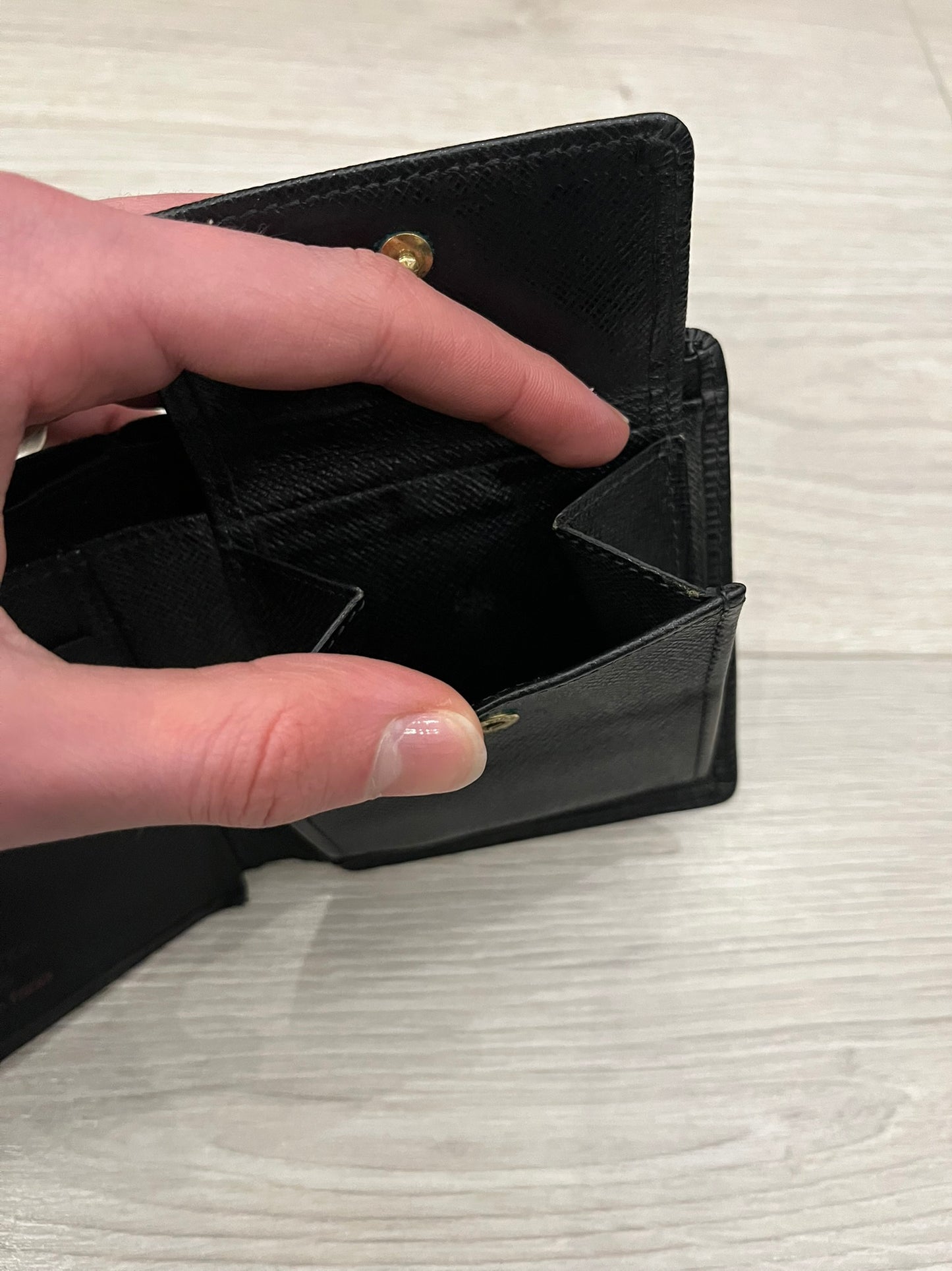 louis vuitton epi leather wallet