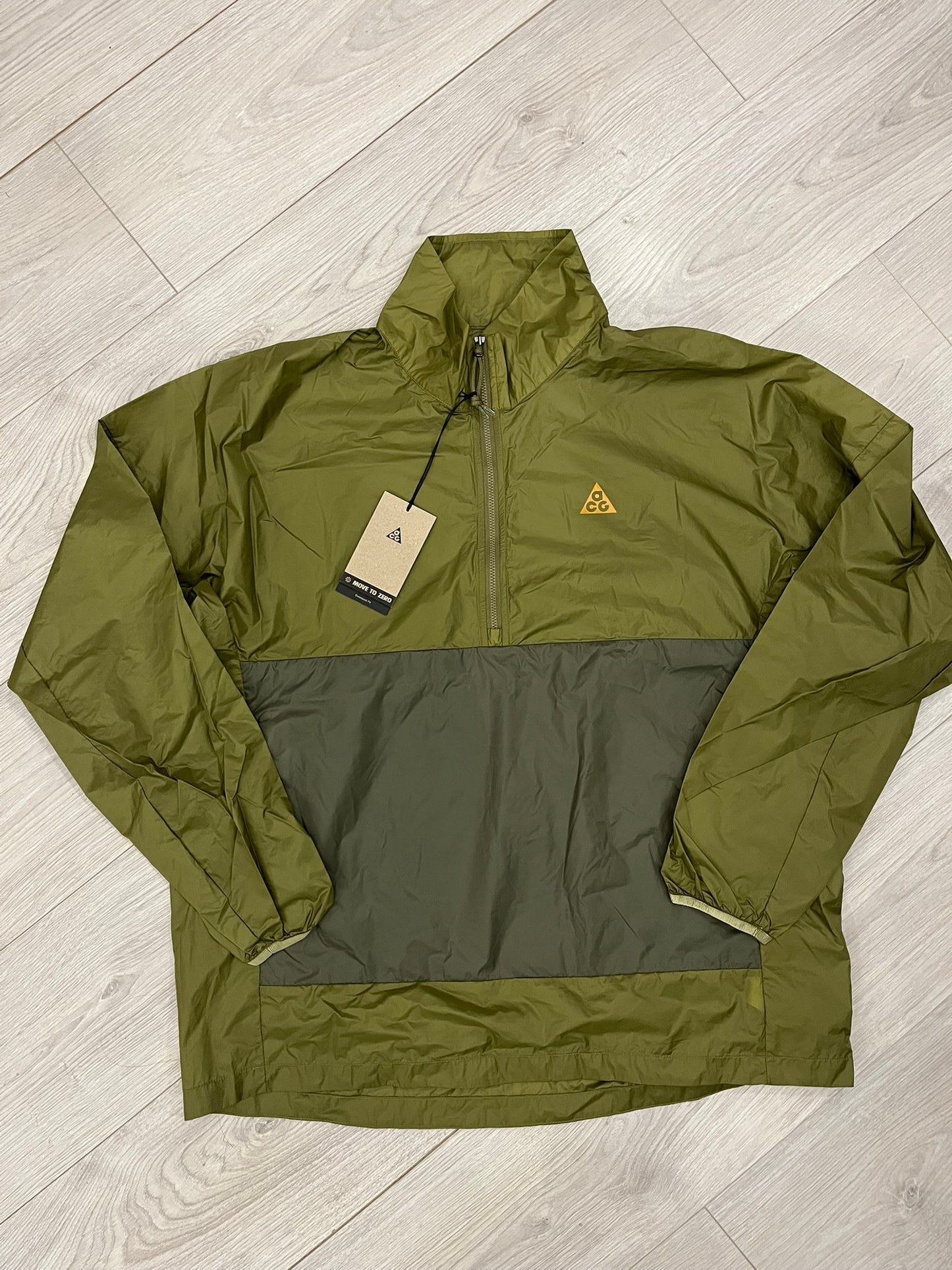nike acg windshell cindercone windbreaker olive