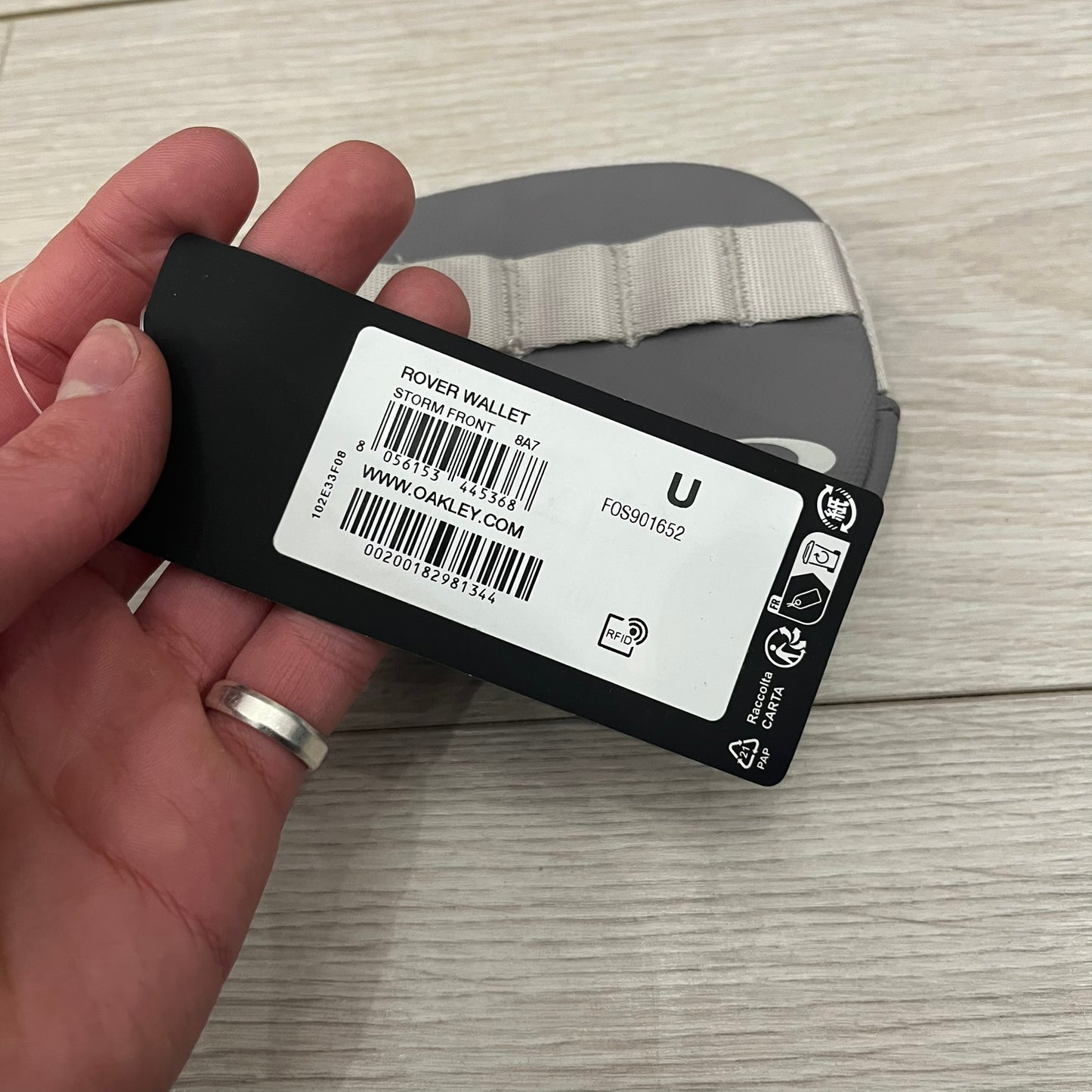 oakley rover wallet storm front