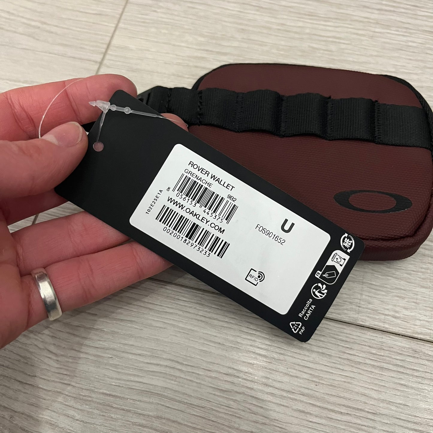 oakley rover wallet grenache