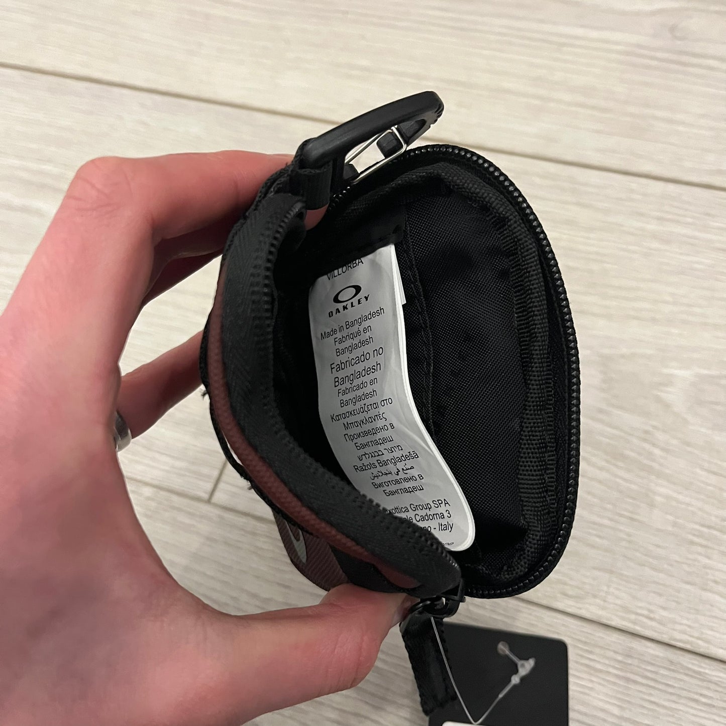 oakley rover wallet grenache