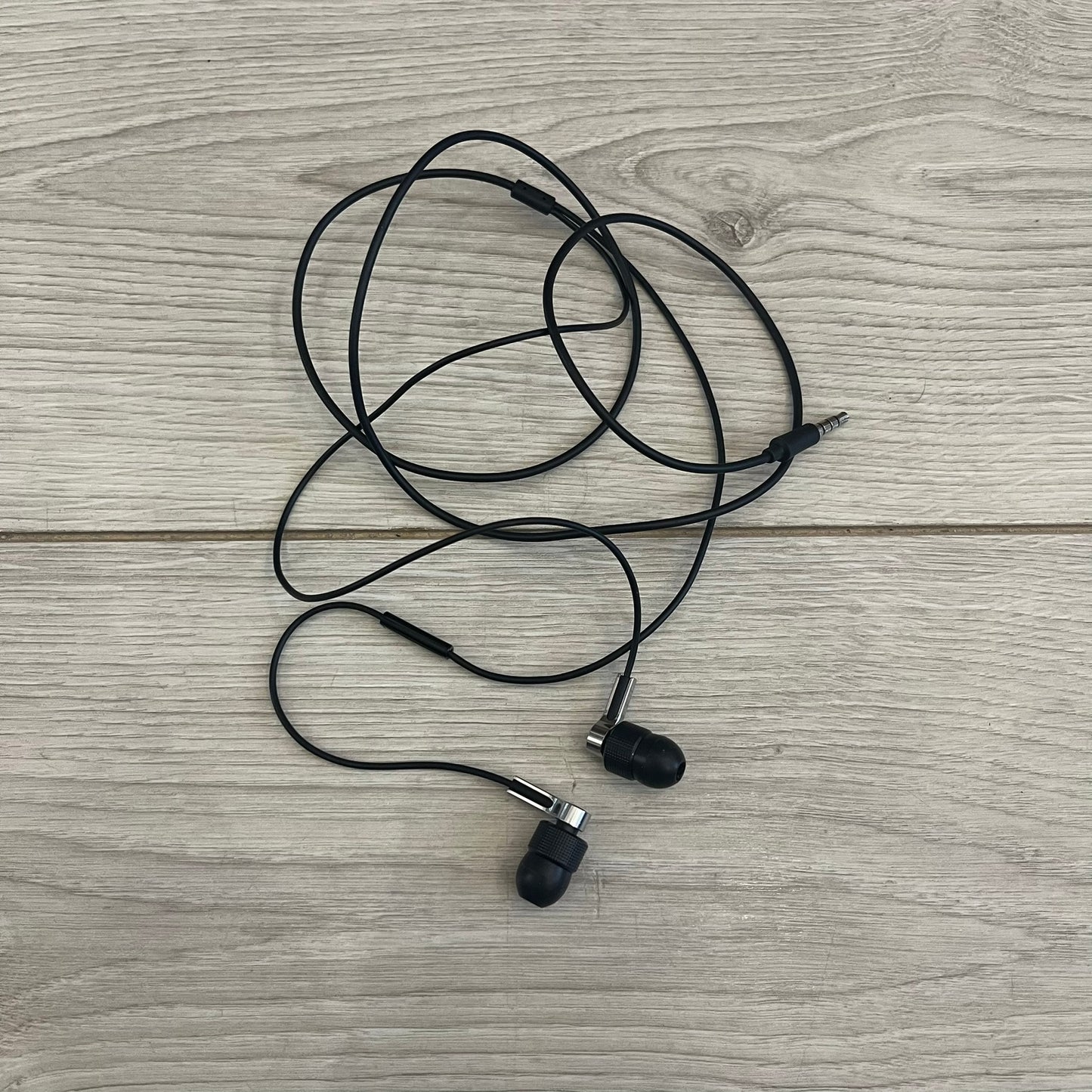 lg prada earphones