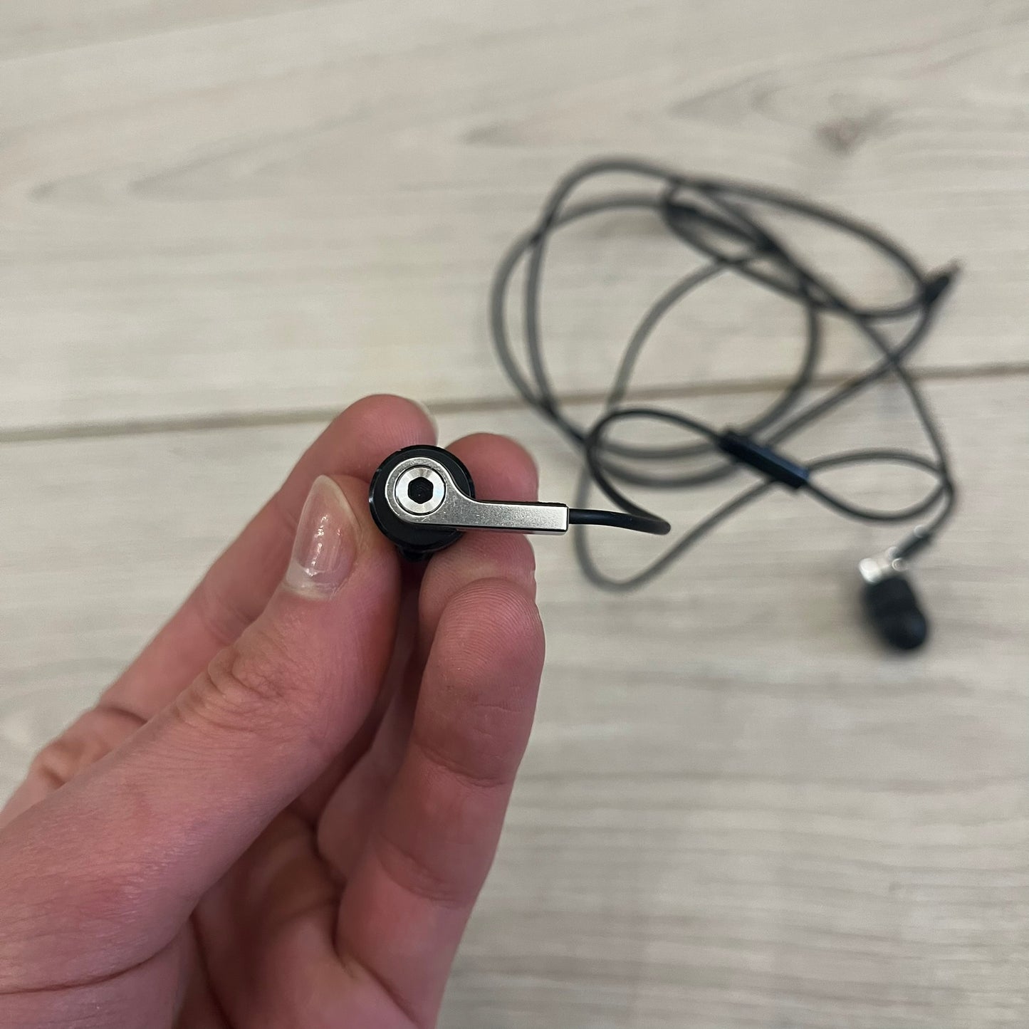 lg prada earphones