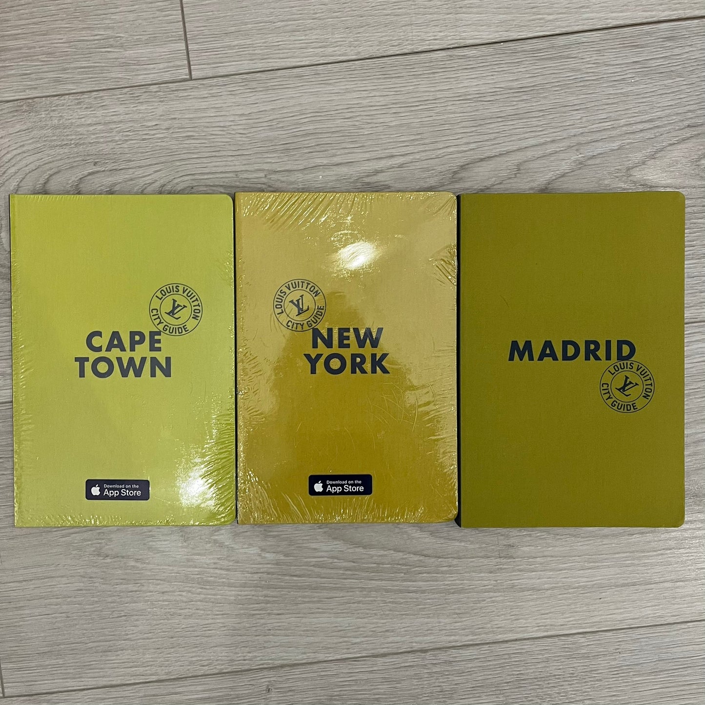 louis vuitton city guide books