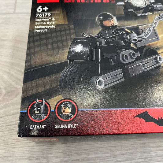 lego 76179 batman & selina motorcycle pursuit set