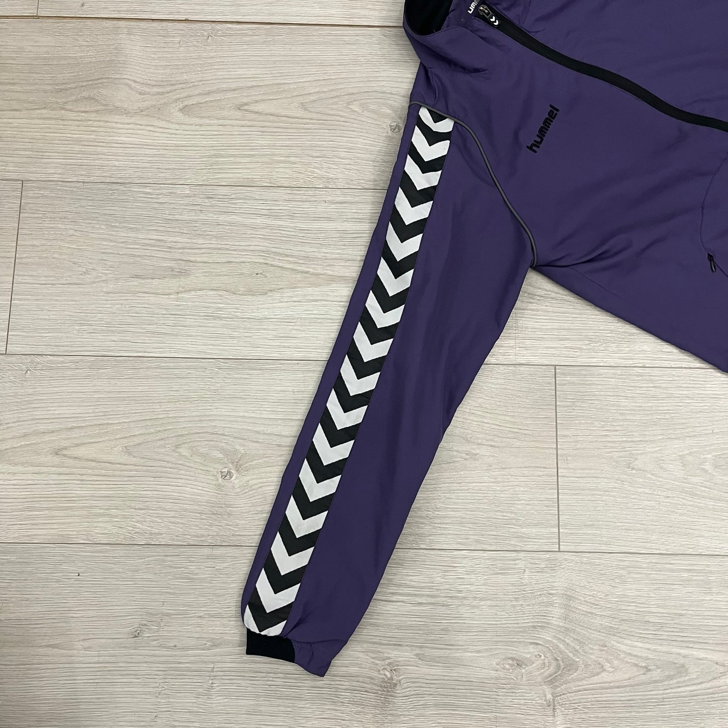 hummel purple windbreaker