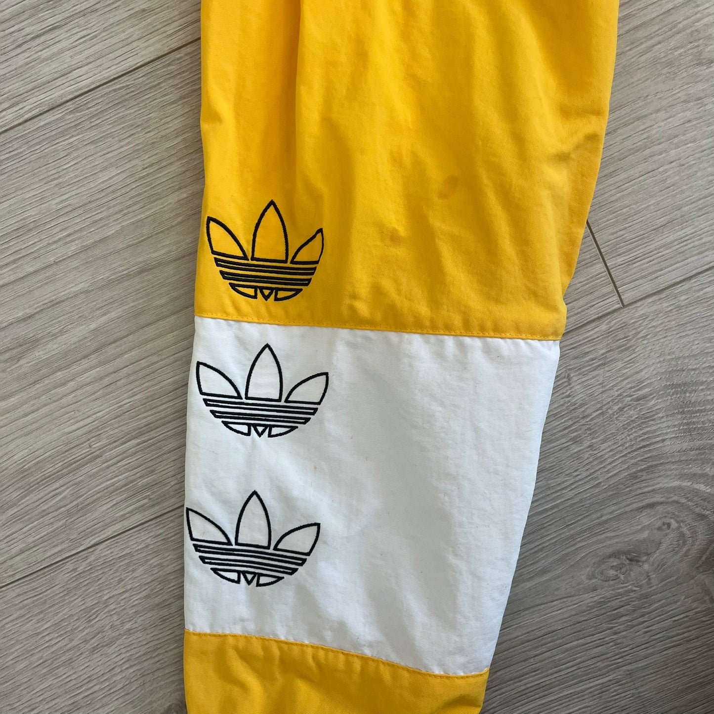 adidas blocked top warm up windbreaker