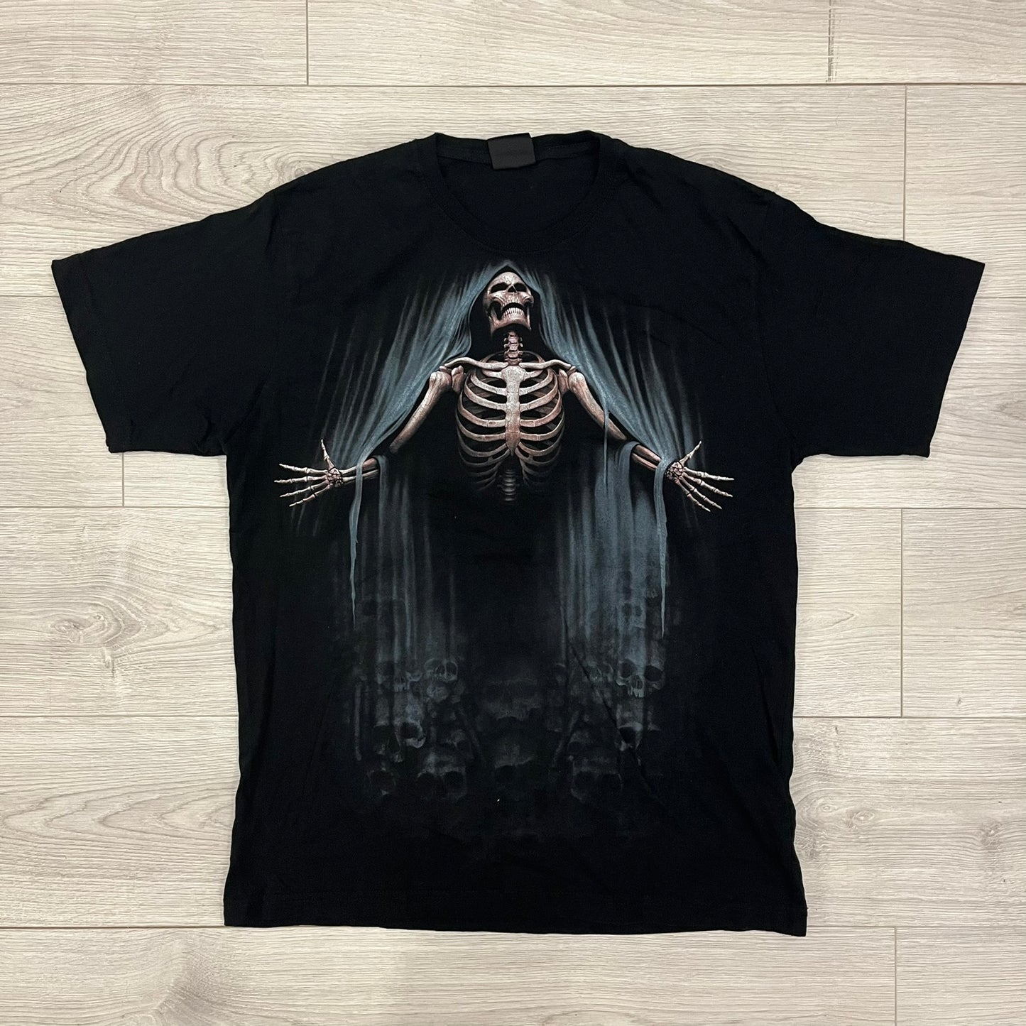 spiral skeleton tee
