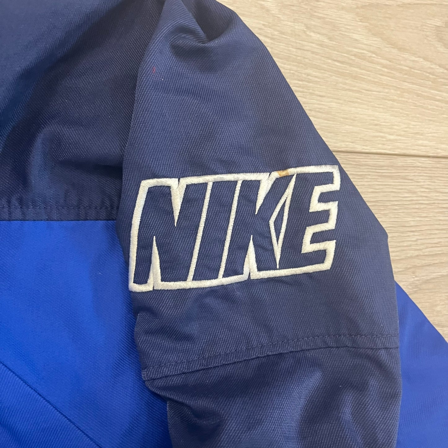 nike 90's big swoosh windbreaker jacket