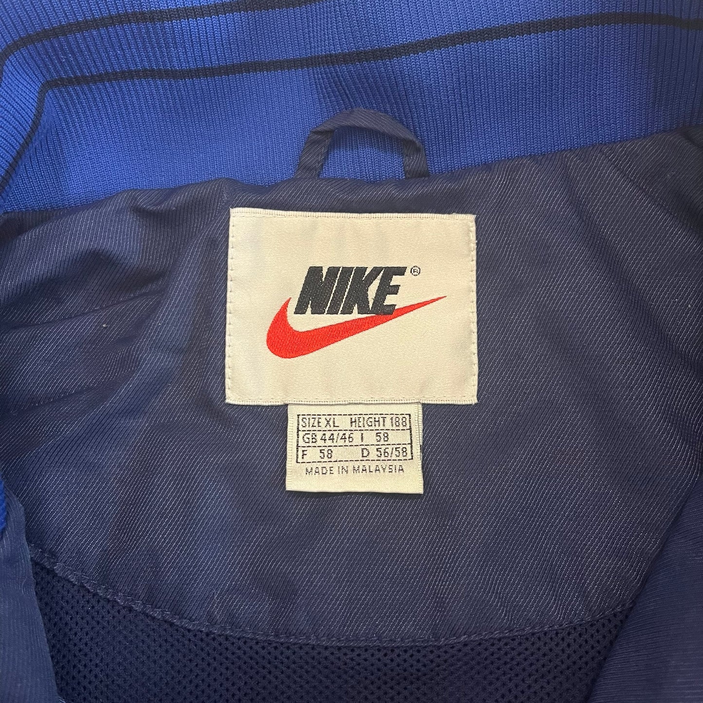 nike 90's big swoosh windbreaker jacket