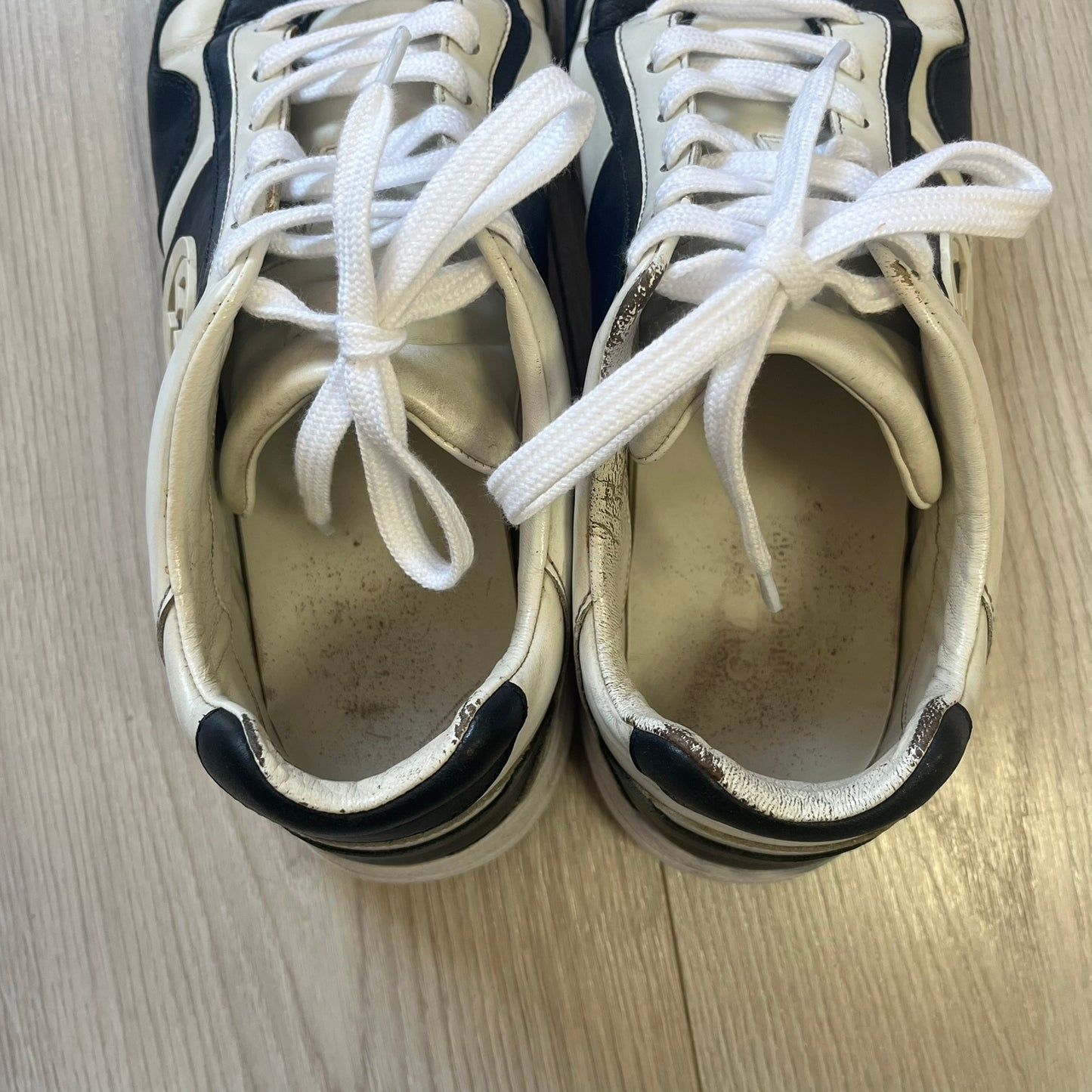 gucci interlocking gg low top sneakers