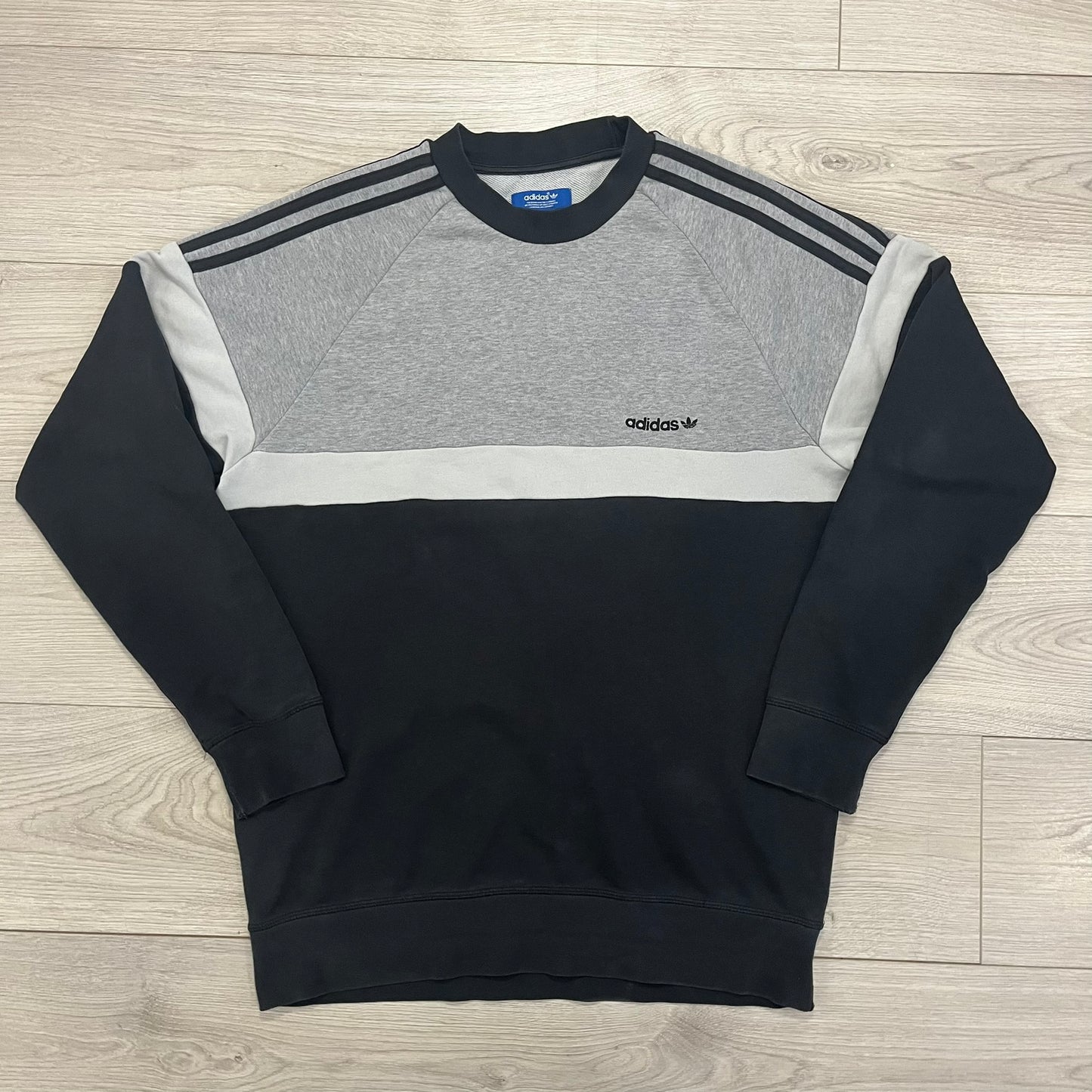 adidas small logo crewneck