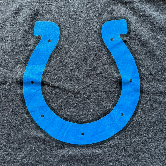 Blue logo on a gray background
