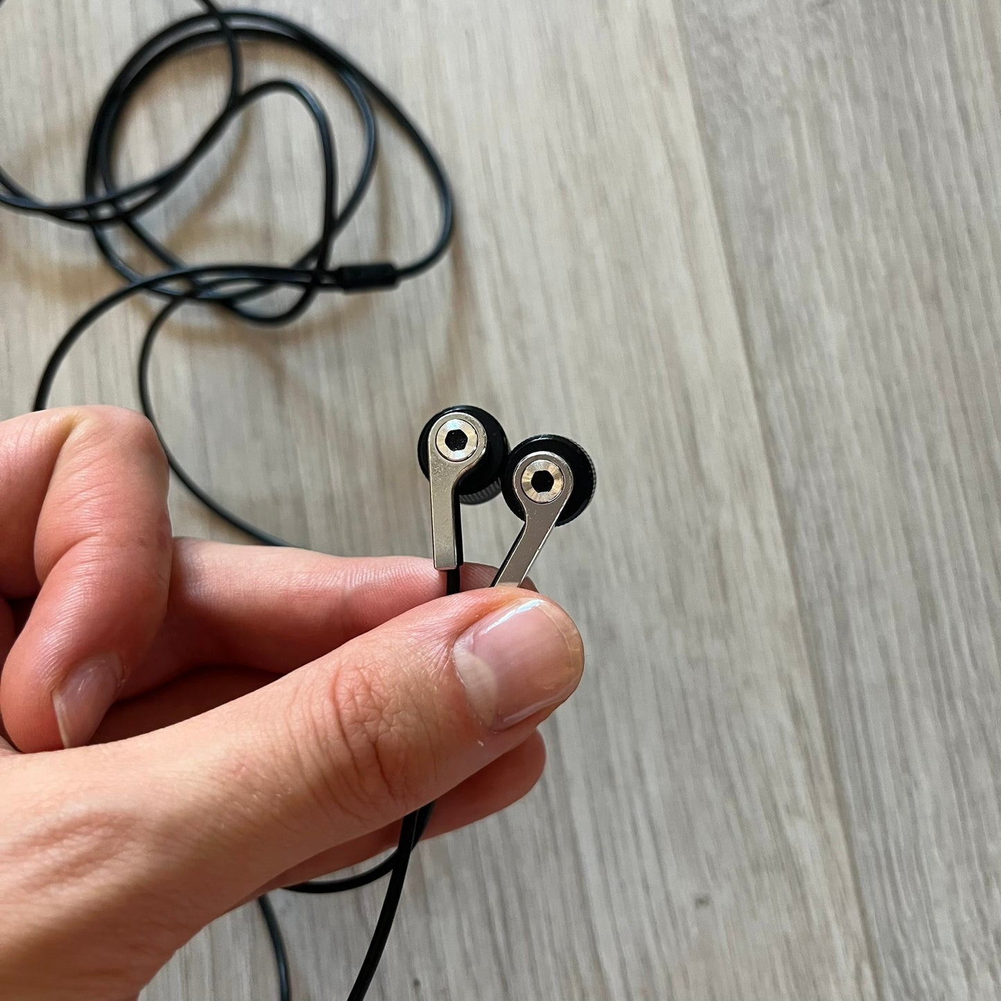 lg prada earphones used