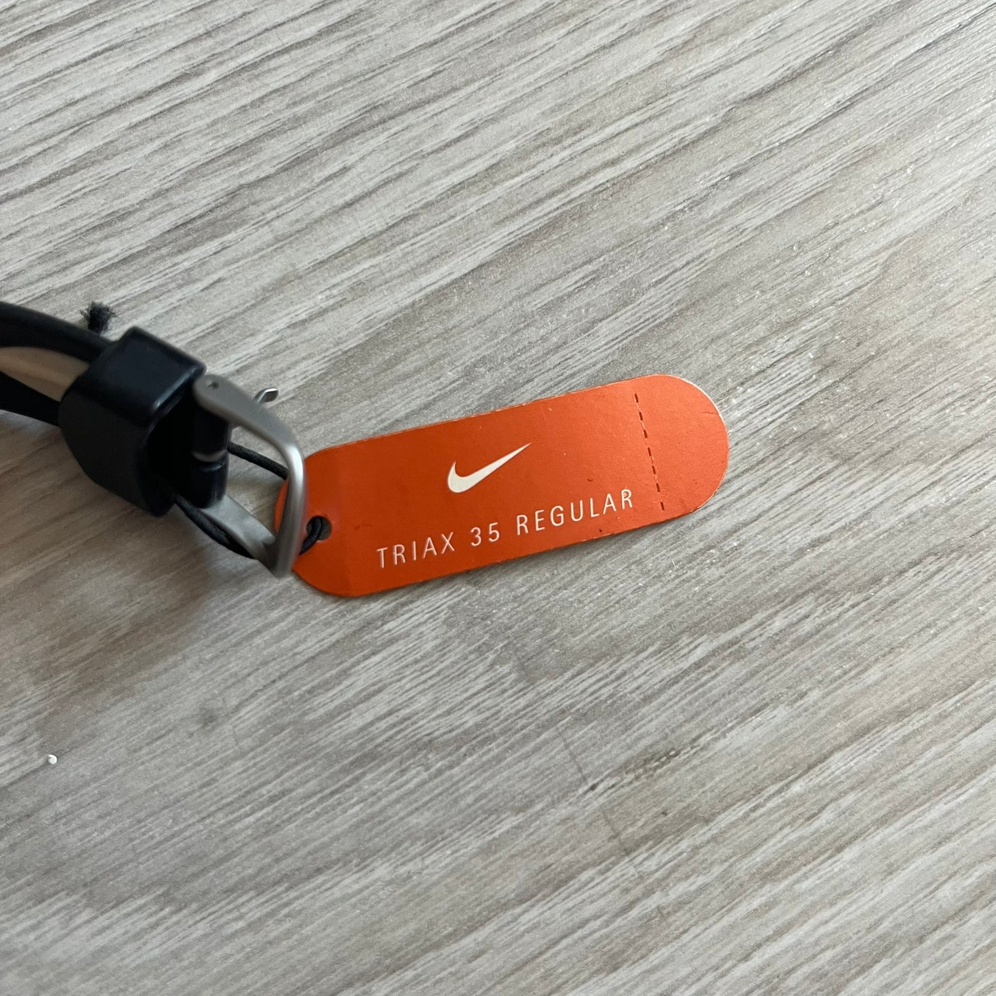 nike triax 35 regular black & white