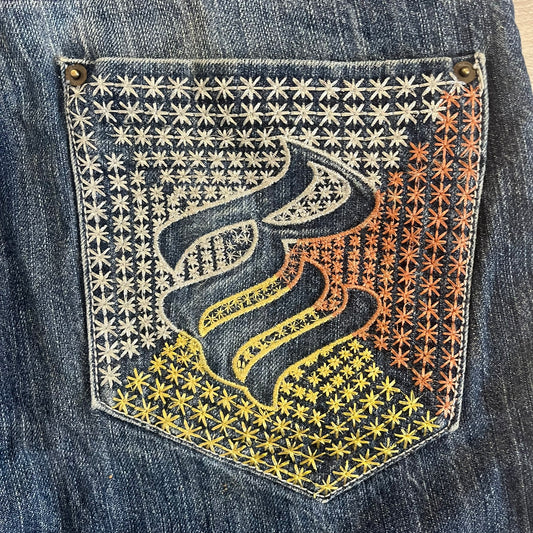 rocawear embroided denim shorts