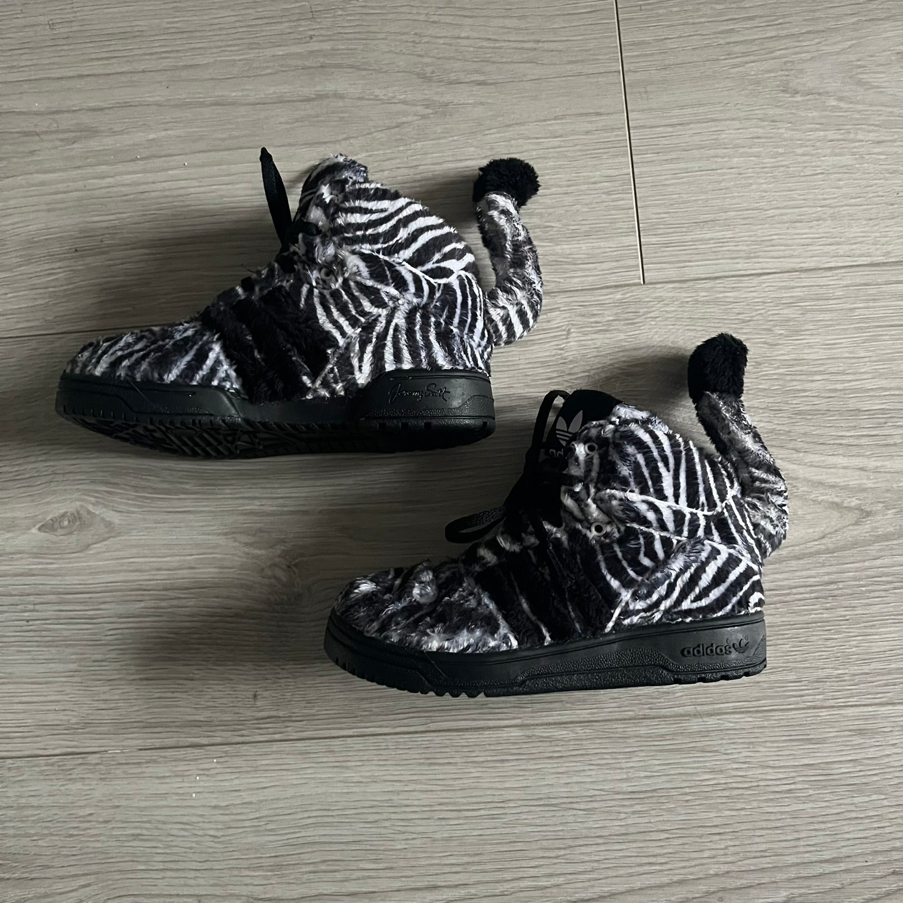 Adidas Jeremy Scott Zebra Black & White Kids Sneakers – único13