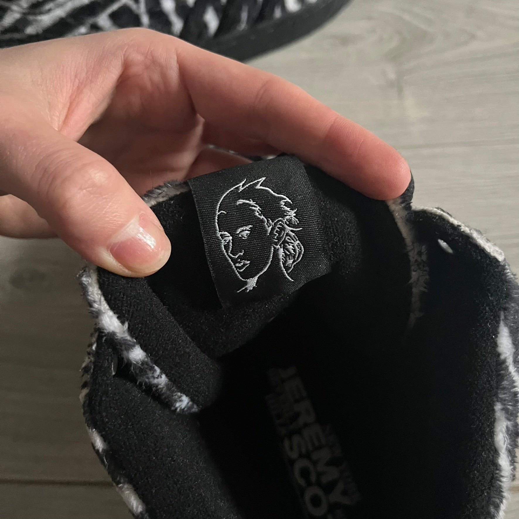 Adidas Jeremy Scott Zebra Black & White Sneakers – único13