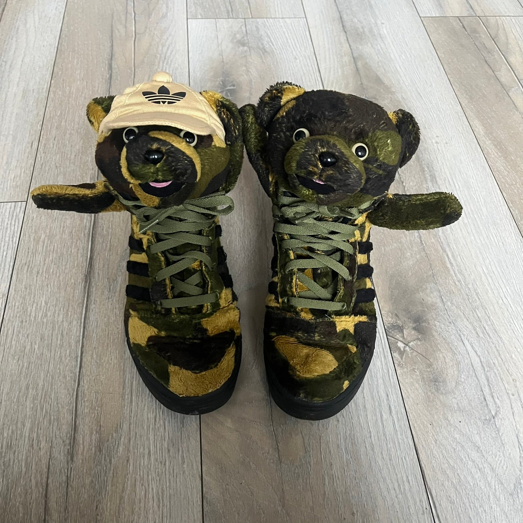 adidas gazelle silver green womens Adidas Jeremy Scott 'Camo Bear' Sneakers 43 1/3 eu – único13