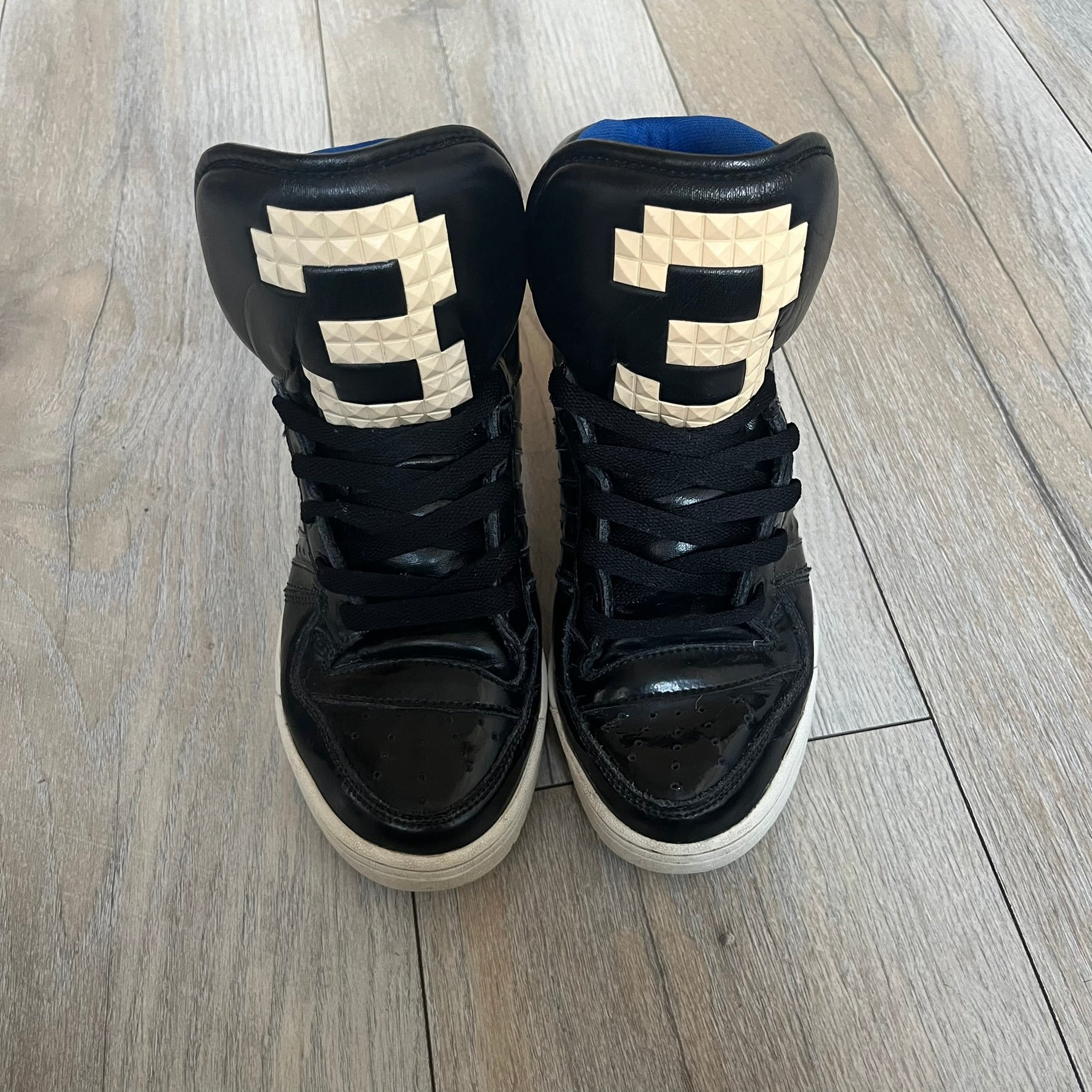 Adidas Originals 2013 M Attitude Logo Three Sneakers – único13