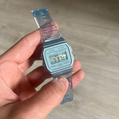 Custom Casio F-91W Blue digital watch featuring a Argentina Flag filter screen. Slim 8.5 mm profile, lightweight 21 g build and flexible bio-based resin band ensure lasting comfort. Includes alarm, stopwatch, and microlight function for everyday functionality.