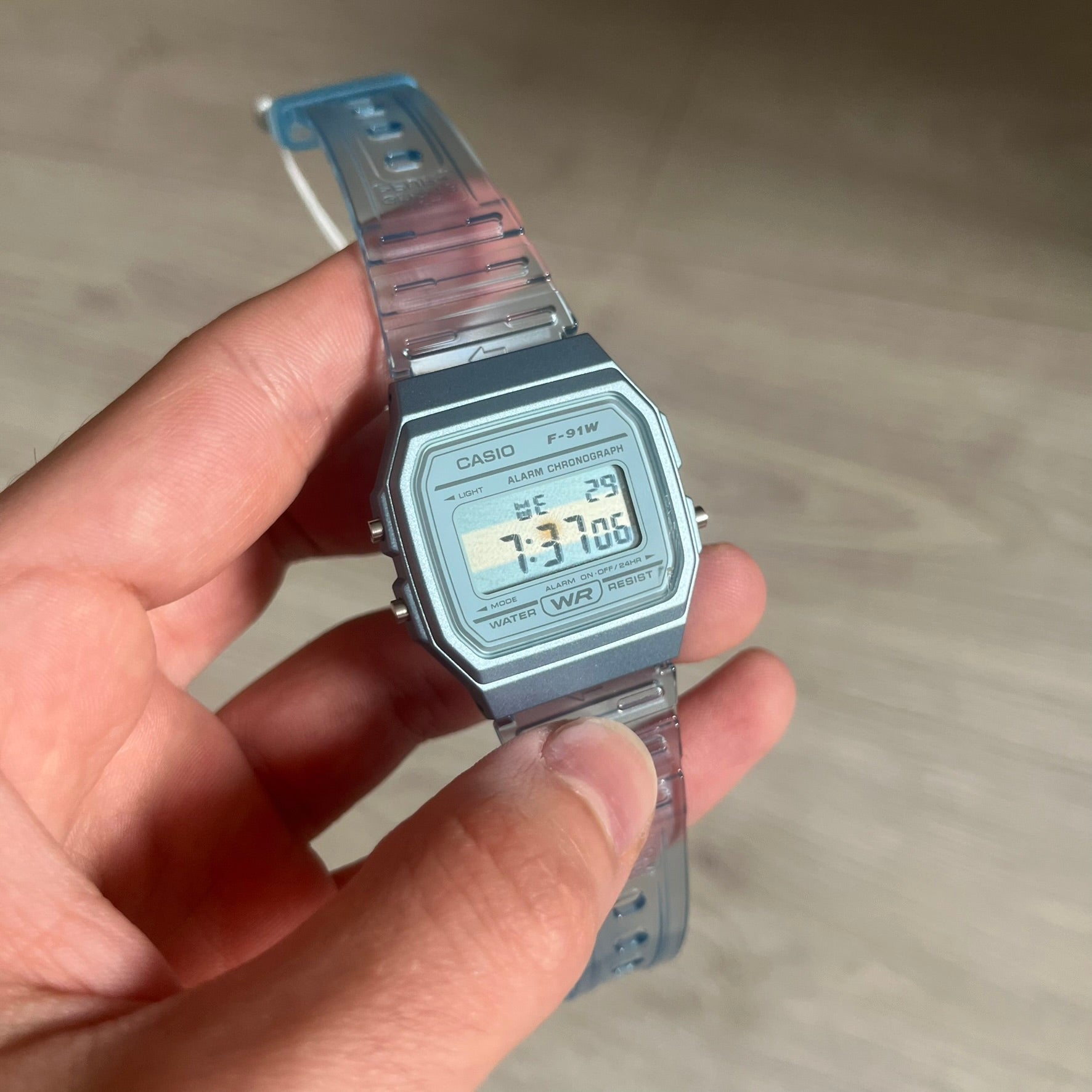 Custom Casio F-91W Blue digital watch featuring a Argentina Flag filter screen. Slim 8.5 mm profile, lightweight 21 g build and flexible bio-based resin band ensure lasting comfort. Includes alarm, stopwatch, and microlight function for everyday functionality.