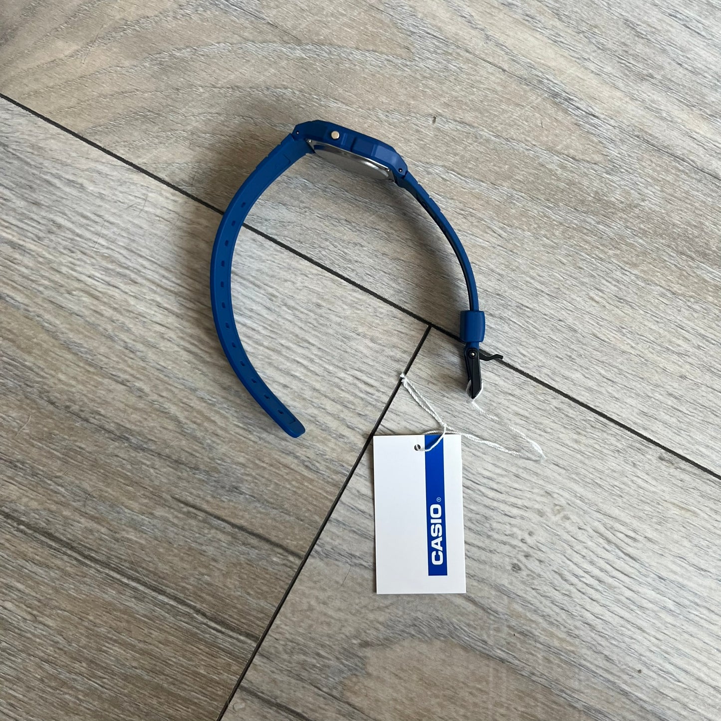 Custom Casio F-91W Dark blue digital watch featuring a matching Blue filter screen. Slim 8.5 mm profile, lightweight 21 g build and flexible resin band ensure lasting comfort. Includes alarm, stopwatch, and microlight function for everyday functionality.