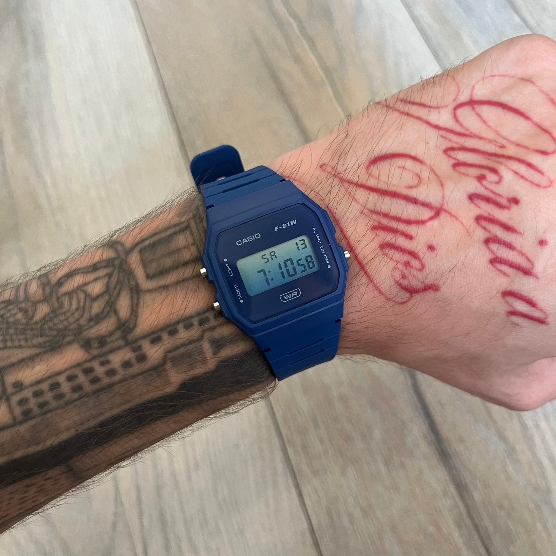 Custom Casio F-91W Dark blue digital watch featuring a Gradient blue filter screen. Slim 8.5 mm profile, lightweight 21 g build and flexible resin band ensure lasting comfort. Includes alarm, stopwatch, and microlight function for everyday functionality.