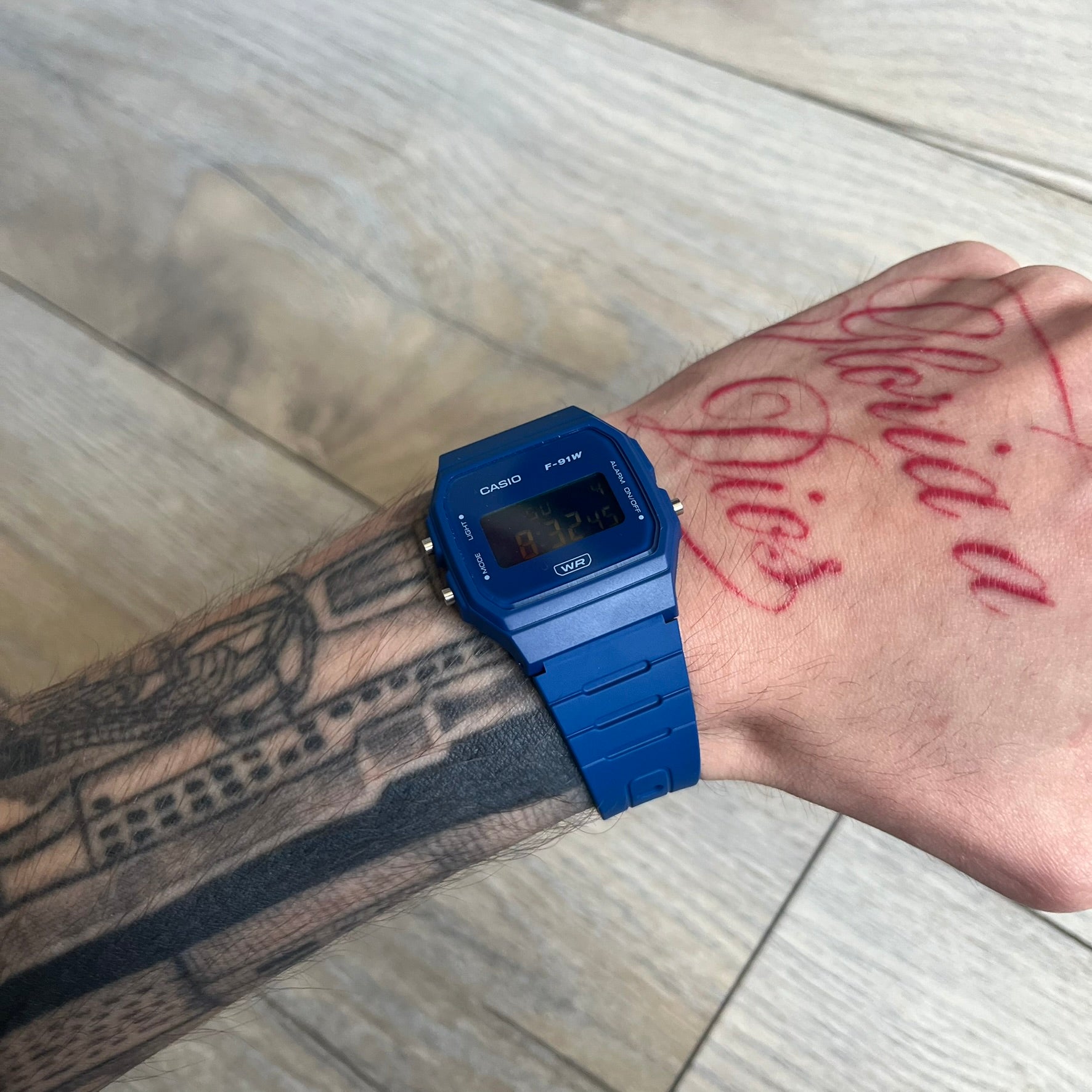 Custom Casio F-91W Dark blue digital watch featuring a matching Inverted Blue filter screen. Slim 8.5 mm profile, lightweight 21 g build and flexible resin band ensure lasting comfort. Includes alarm, stopwatch, and microlight function for everyday functionality.