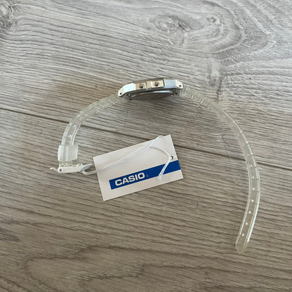 Custom Casio F-91W Clear/Transparent digital watch featuring a Poker table graphic filter screen. Slim 8.5 mm profile, lightweight 21 g build and flexible bio-based resin band ensure lasting comfort. Includes alarm, stopwatch, and microlight function for everyday functionality.