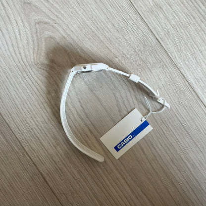 Custom Casio F-91W White digital watch featuring a Sandy beach filter screen. Slim 8.5 mm profile, lightweight 21 g build and flexible bio-based resin band ensure lasting comfort. Includes alarm, stopwatch, and microlight function for everyday functionality.