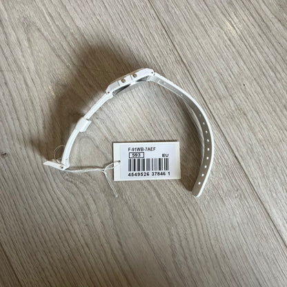 Custom Casio F-91W White digital watch featuring a Sandy beach filter screen. Slim 8.5 mm profile, lightweight 21 g build and flexible bio-based resin band ensure lasting comfort. Includes alarm, stopwatch, and microlight function for everyday functionality.