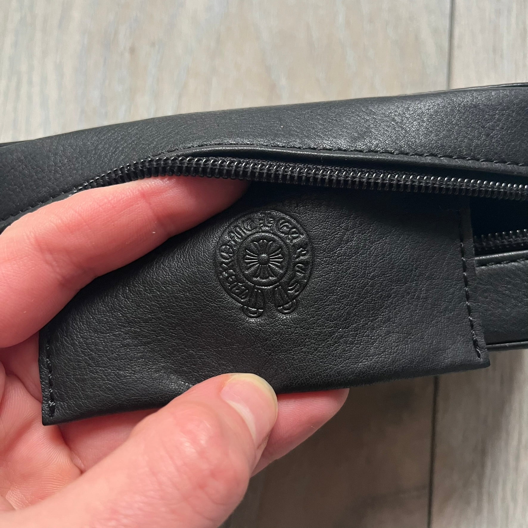 Chrome Hearts Black Leather Sunglasses Case – único13