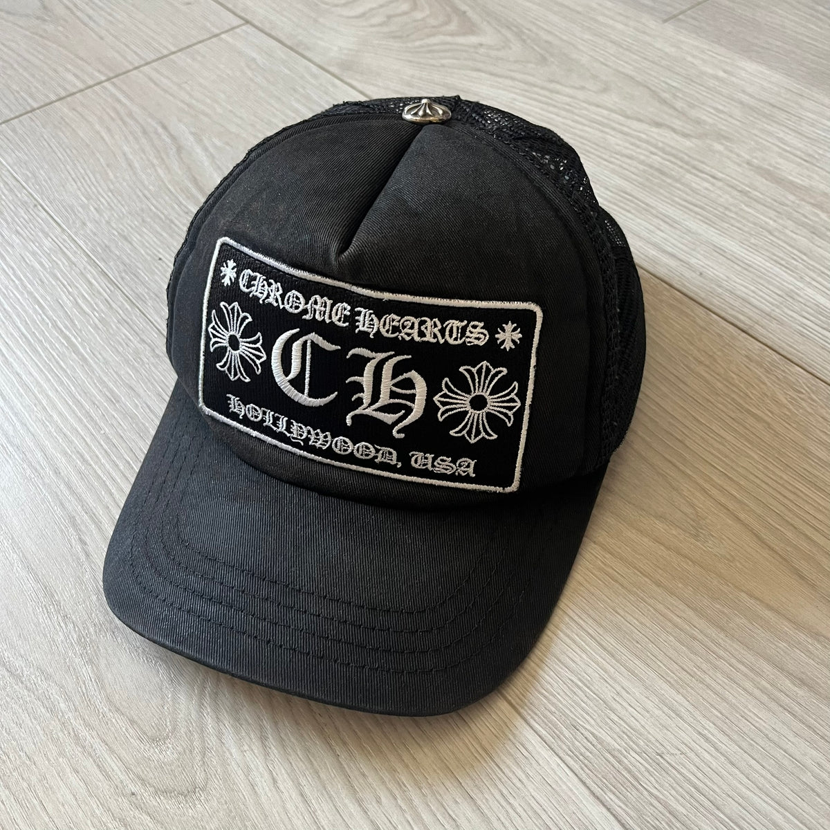 Chrome Hearts CH Hollywood Trucker Hat Black – único13