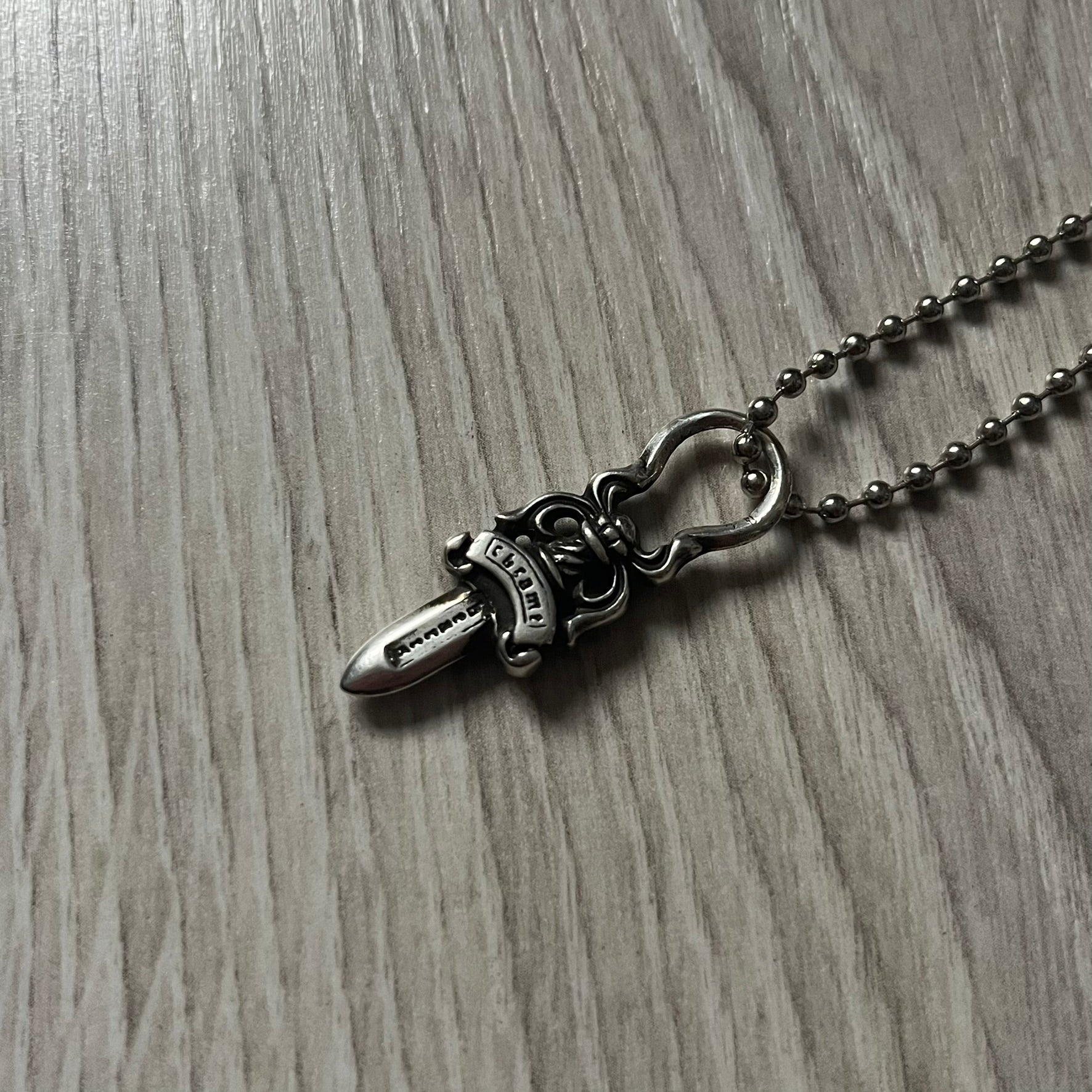 【Chrome Hearts】Dagger Necklace ※スニダン購入 Chrome Hearts Dagger Zipper Silver Necklace – único13