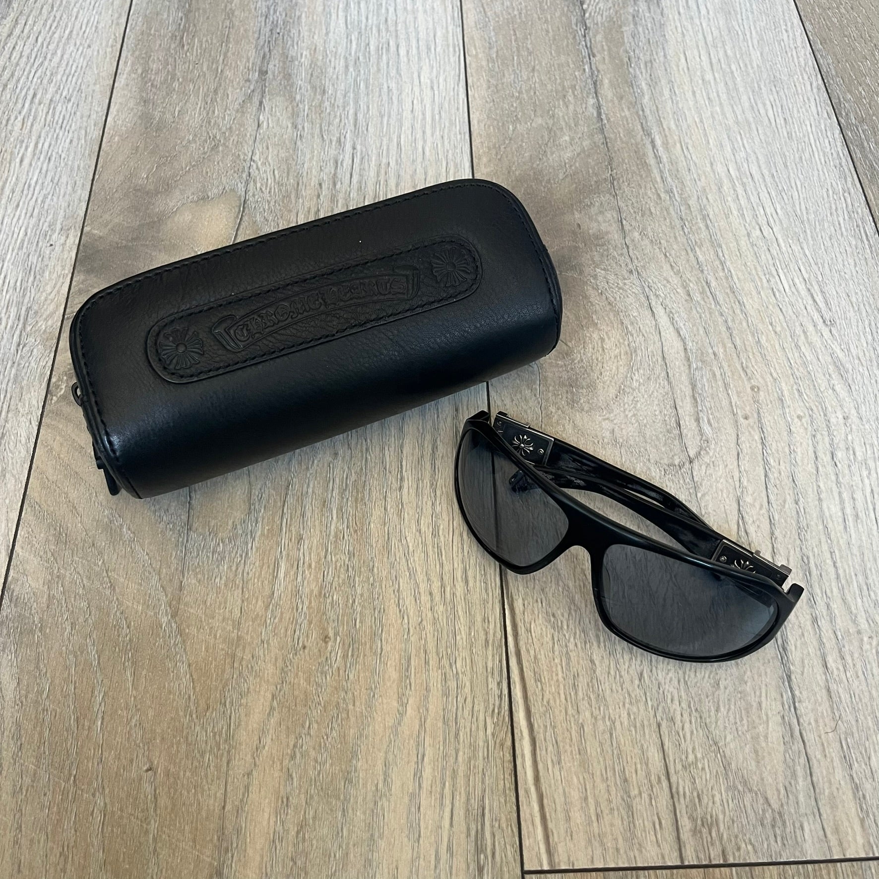 Chrome Hearts Hung Shield Black Sunglasses – único13