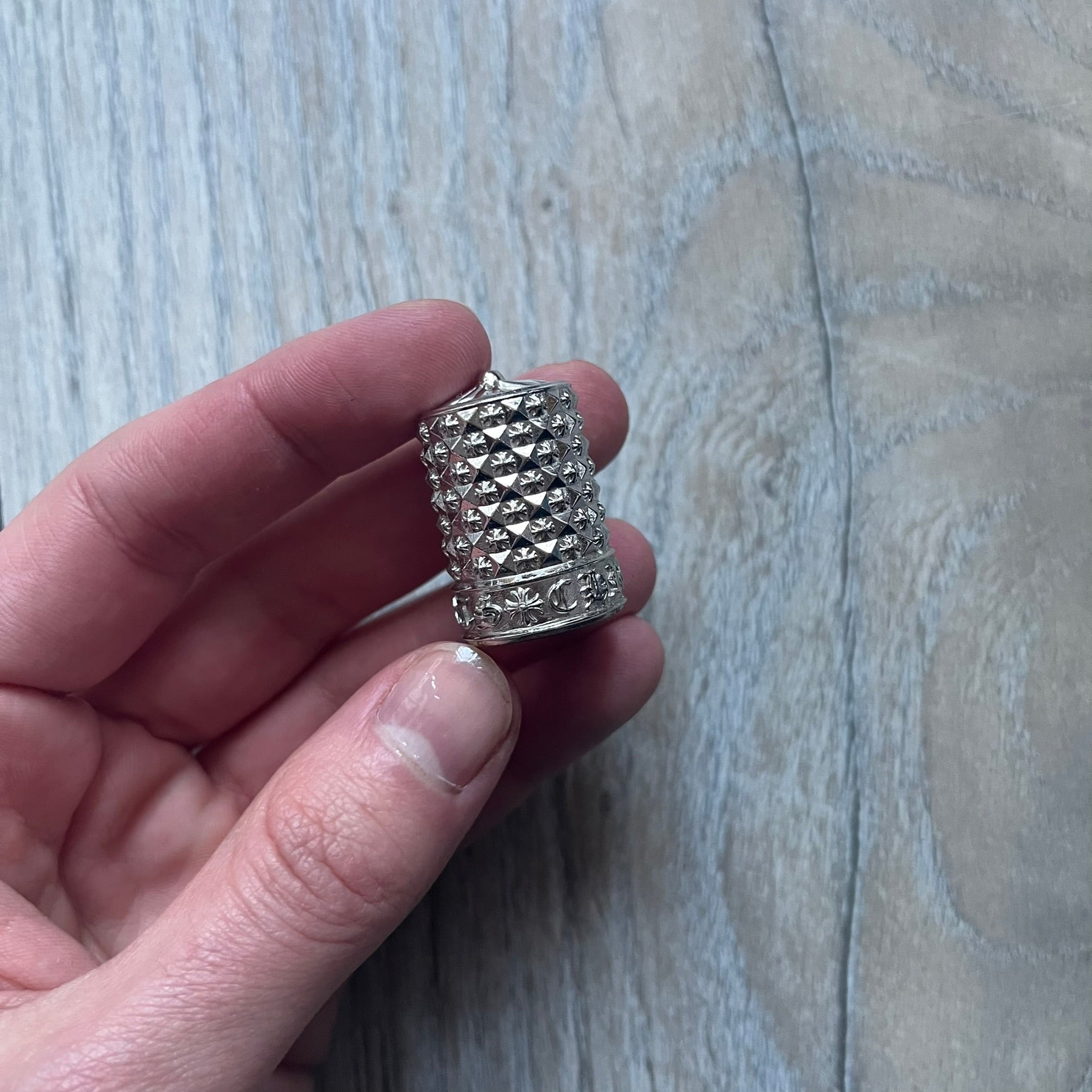 Chrome Hearts +22+ Roll-On Perfume – único13