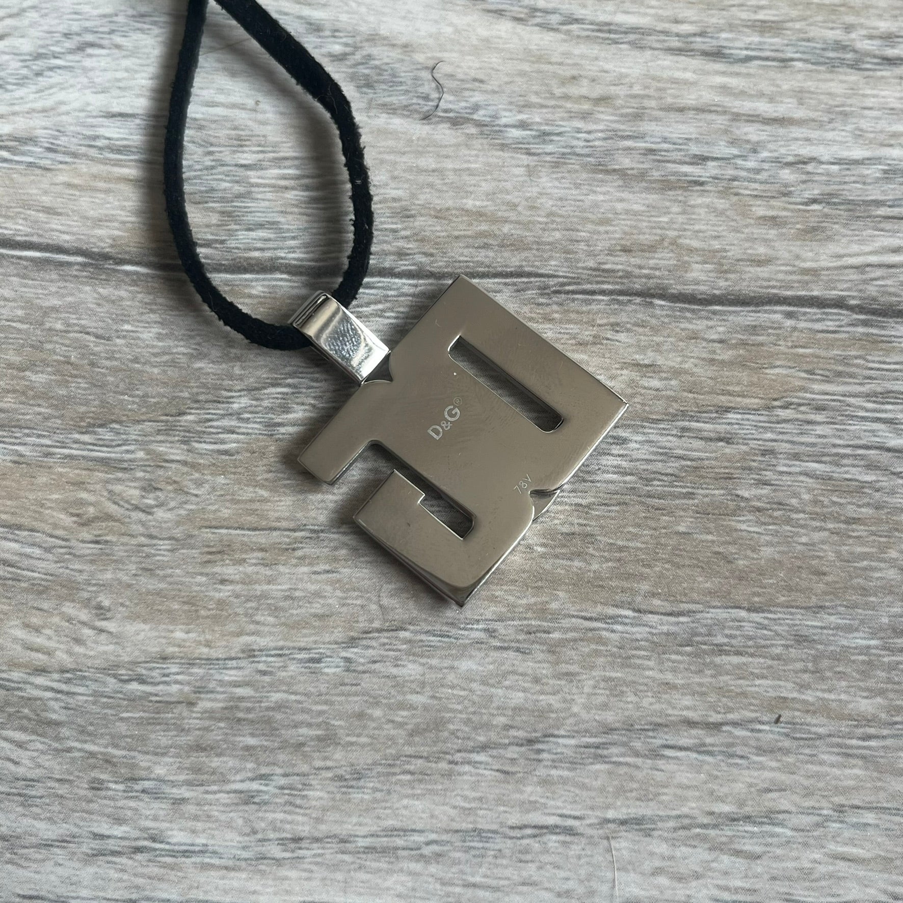 Dolce & Gabbana 2000's Overlap Logo Necklace – único13